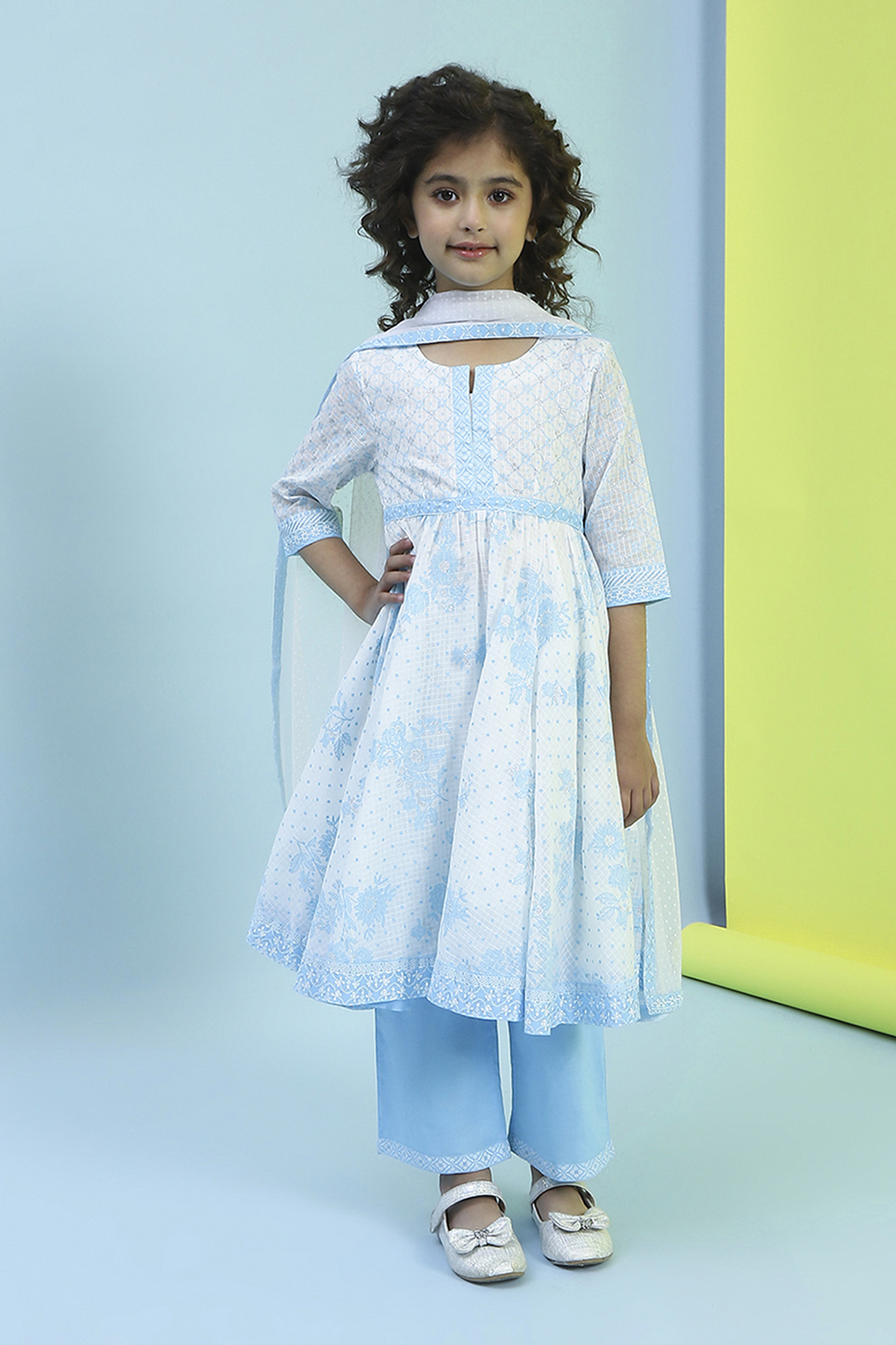 White Cotton Gathered Suit Set image number 6