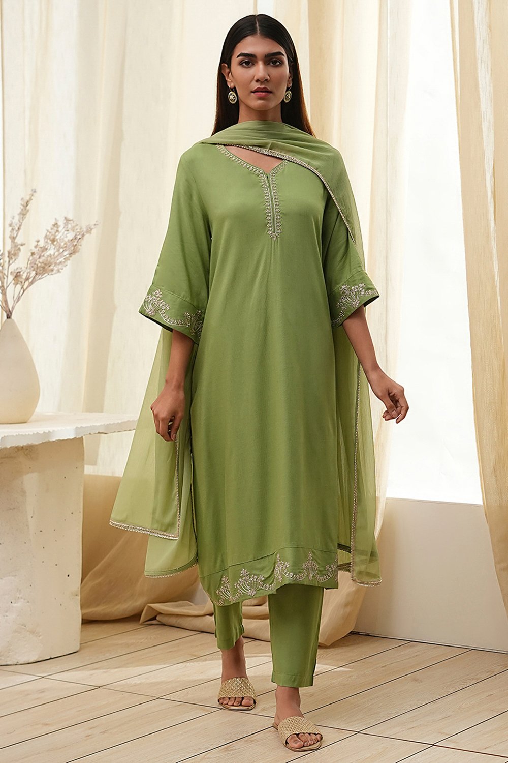 Green Solid A-Line Suit Set image number 6
