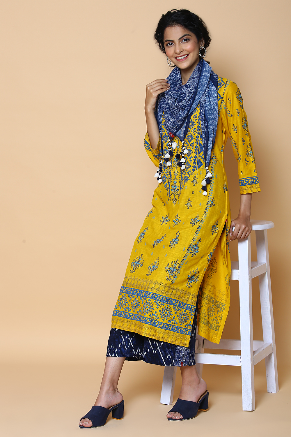 Mustard Rayon Straight Printed Kurta image number 4