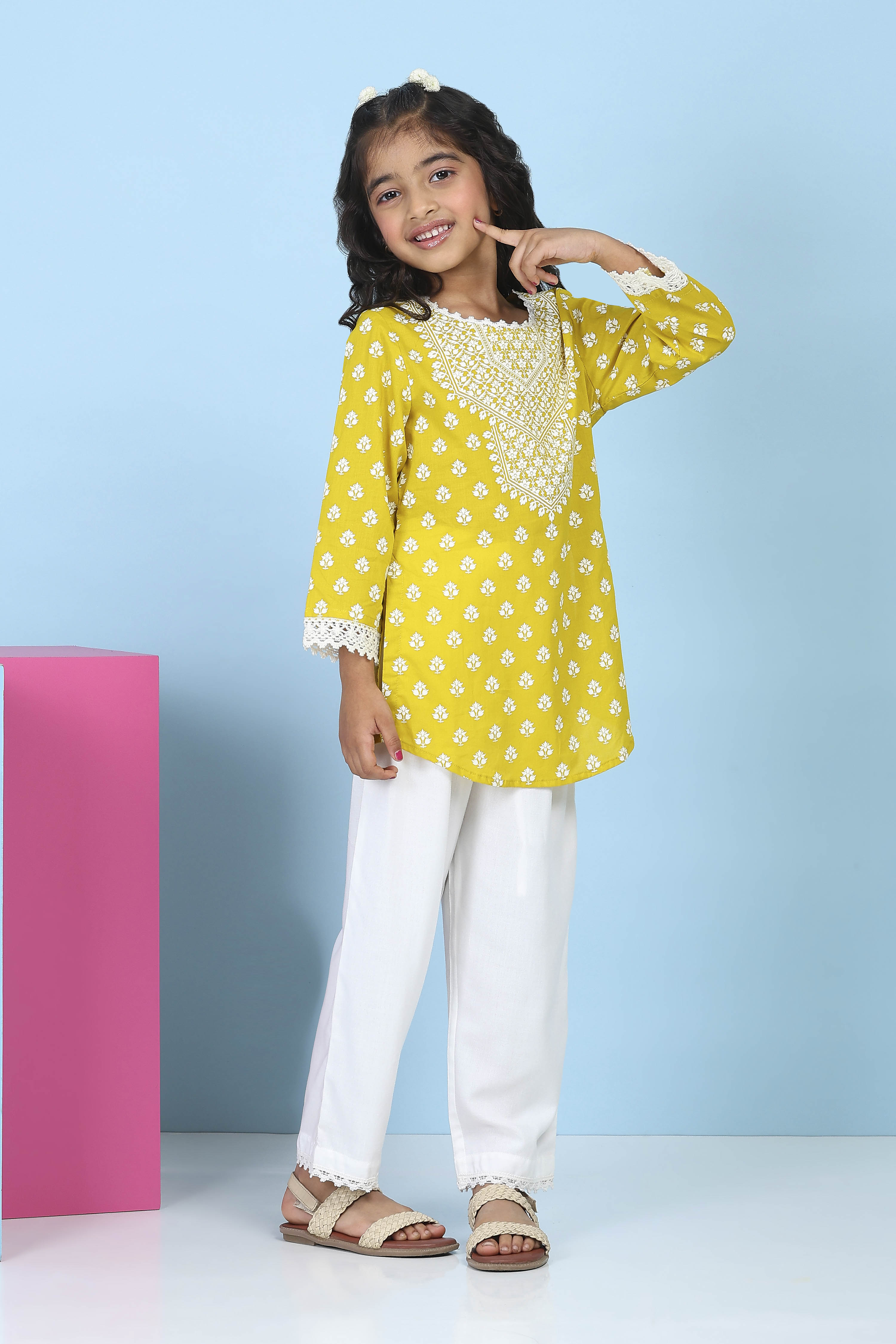 Yellow Cotton Ethnic Motif Printed Straight Suit Set image number 4