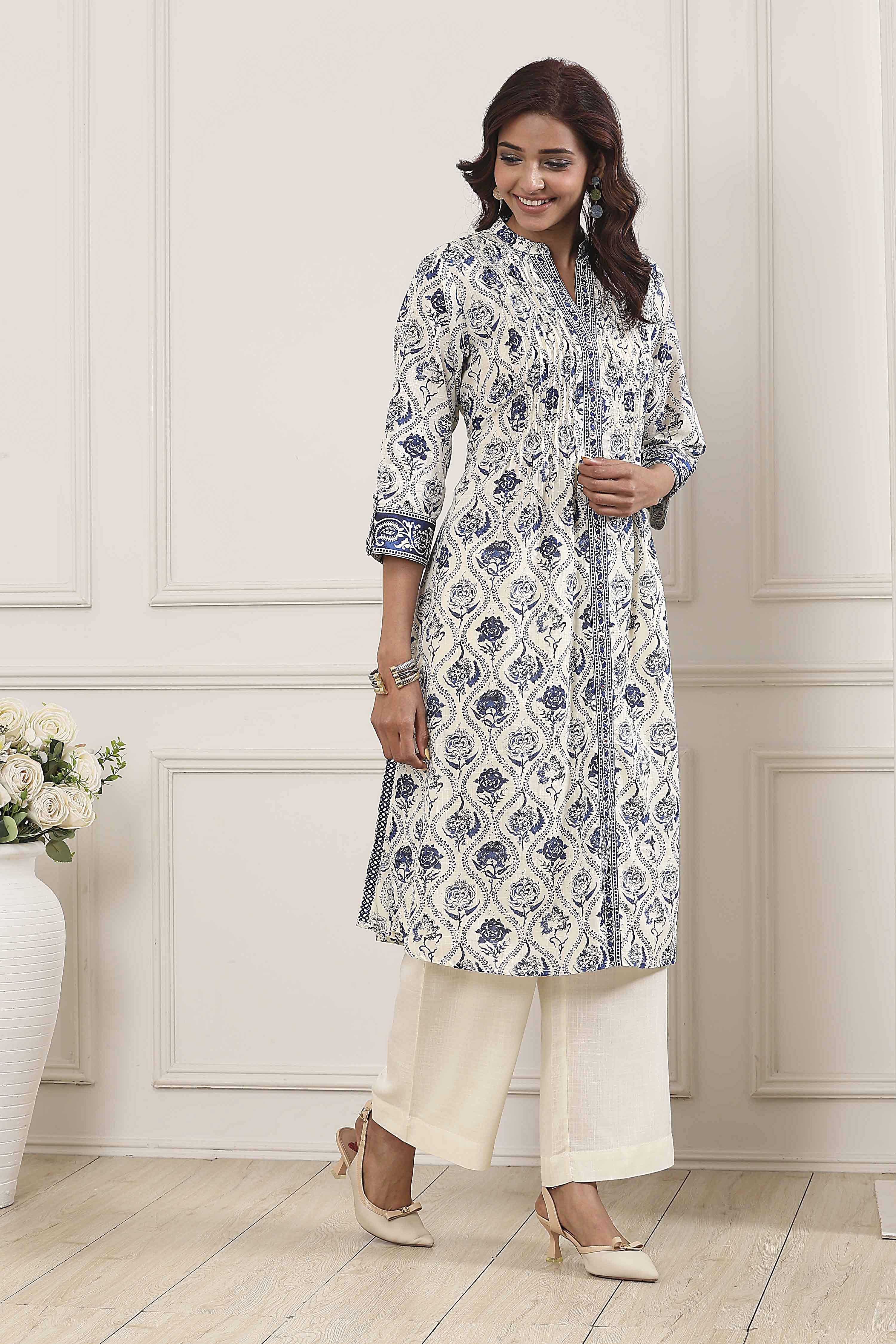 White and Blue Cotton Printed Pleated Straight Kurta image number 4