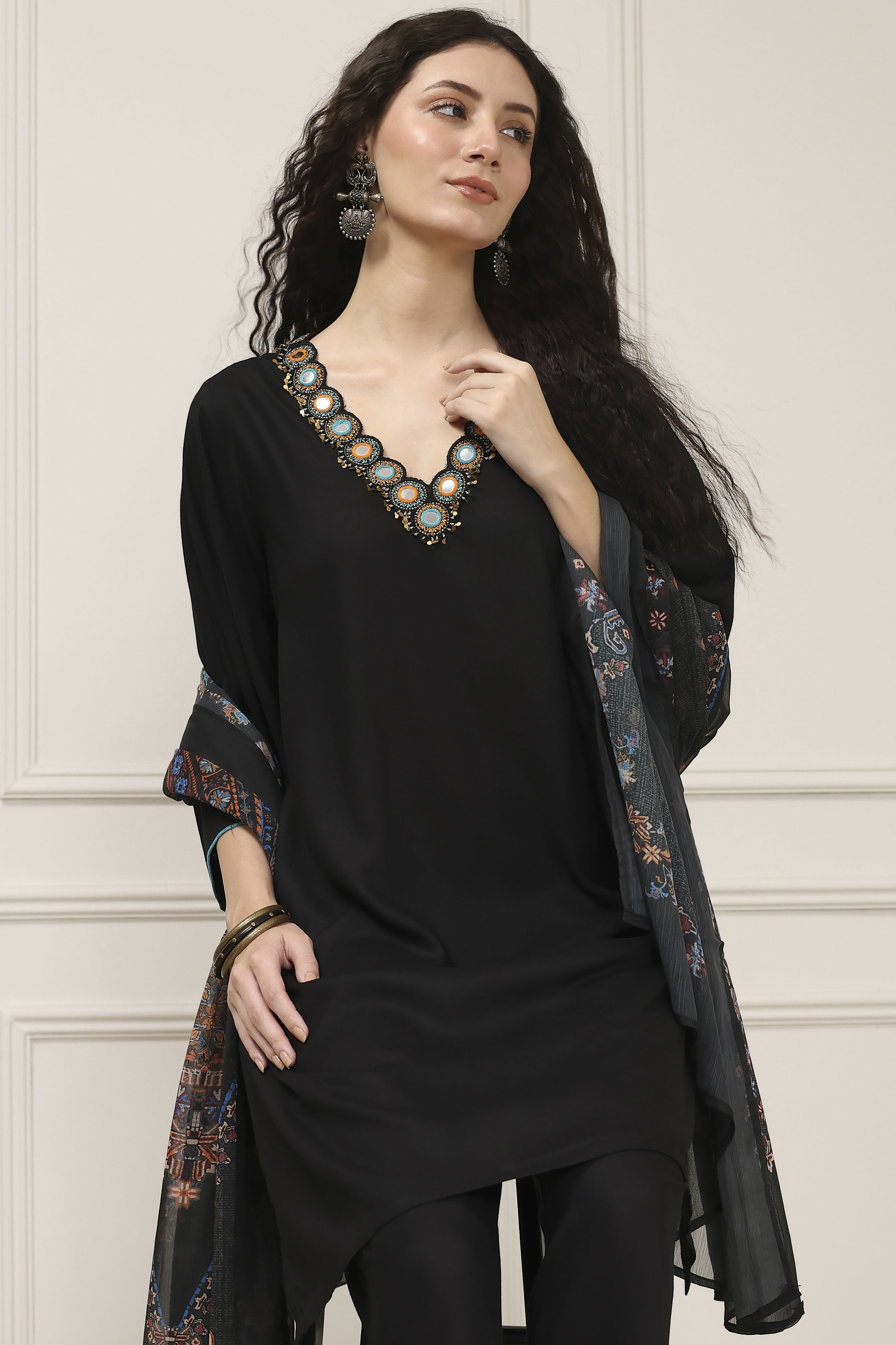 Black Solid Relaxed Straight Suit Set image number 6