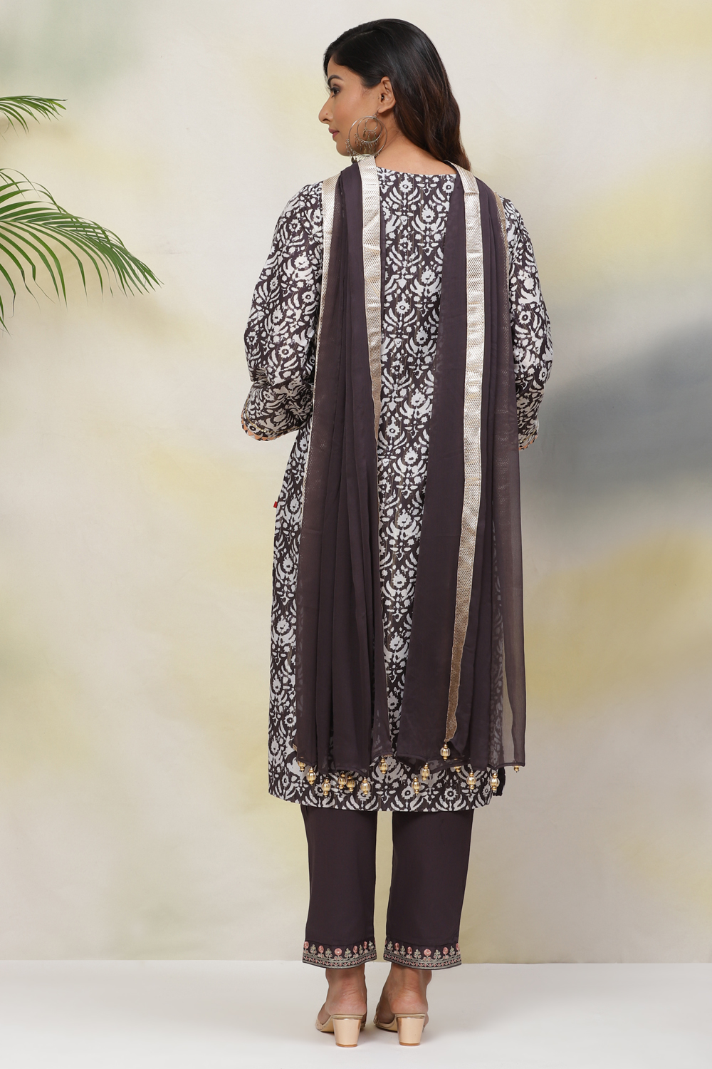 Black Poly Metallic Straight Kurta Slim Pant Suit Set image number 7