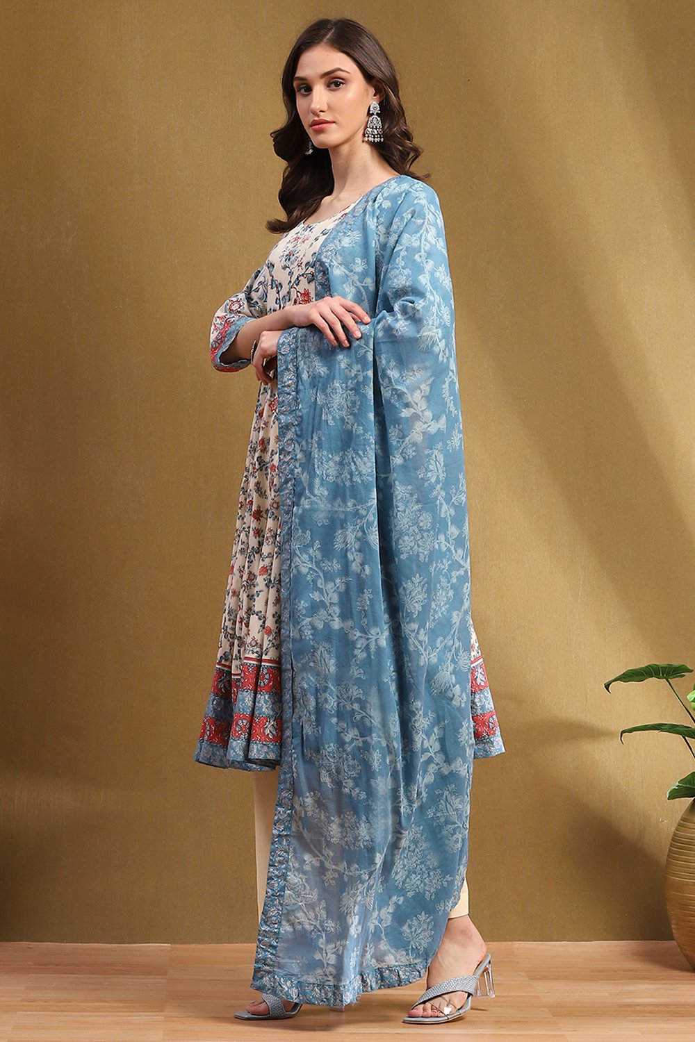 Off-white Cotton Floral Printed Anarkali Suit Set image number 3