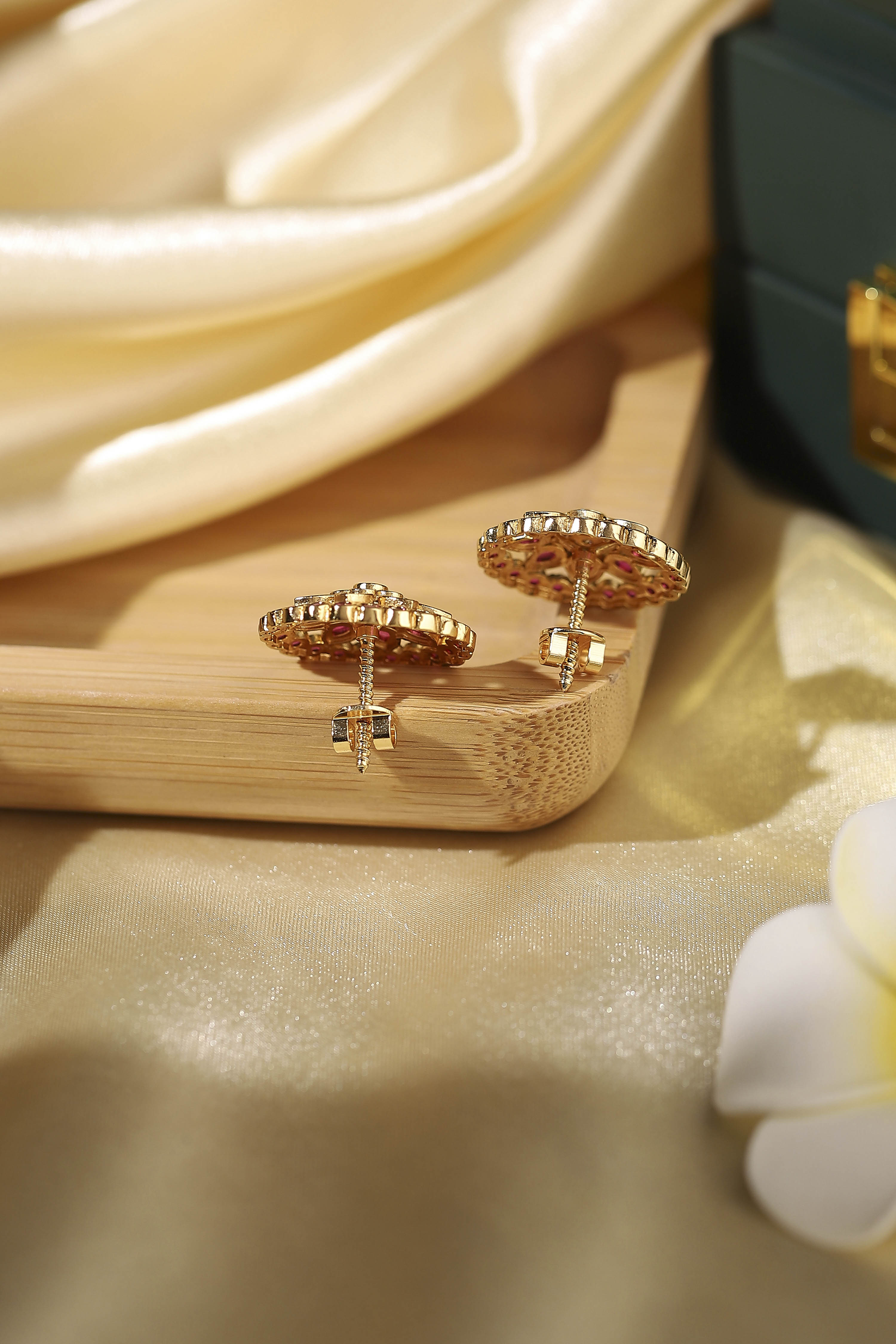 Multicolor Brass Studs image number 2