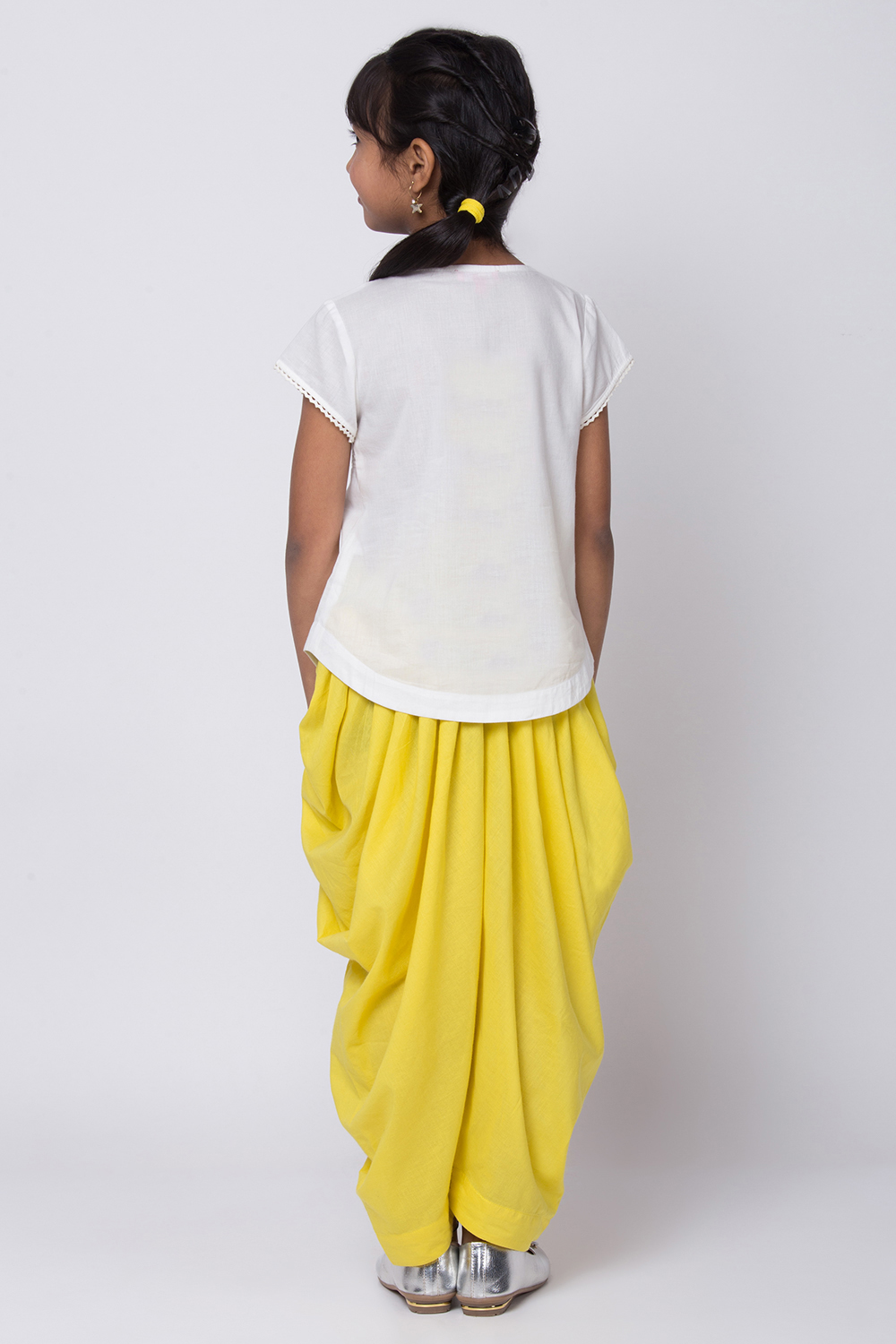 White Cotton Chikankari Embroidered Top Pant Set image number 4