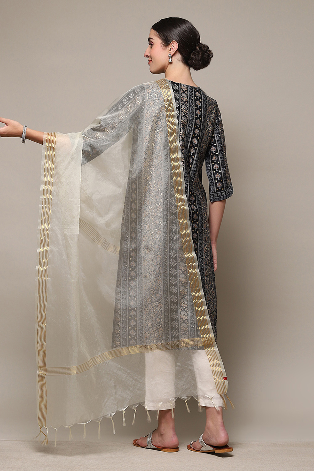 Off White Art Silk Yarndyed Dupatta image number 2