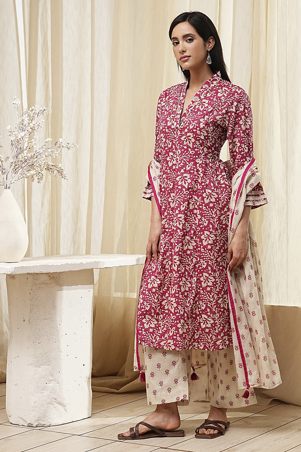 Red Cotton Printed Gathered Suit Set image number 3