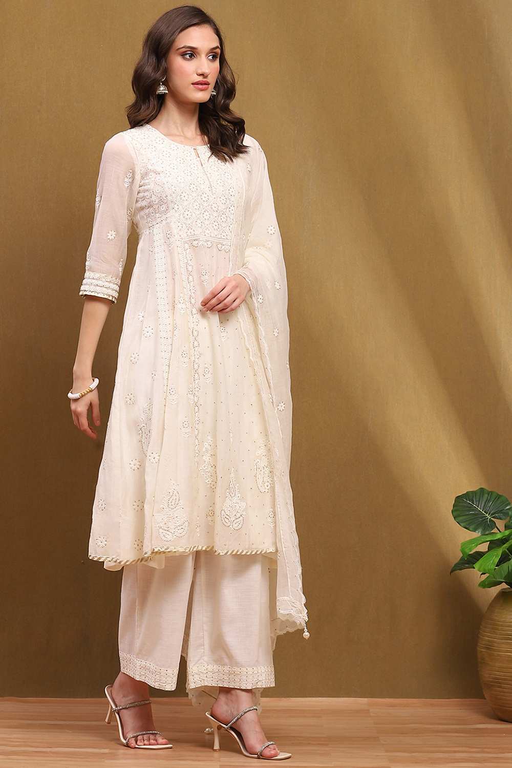 Powder Blue Silk Chanderi Embroidered Kalidar Suit Set image number 5