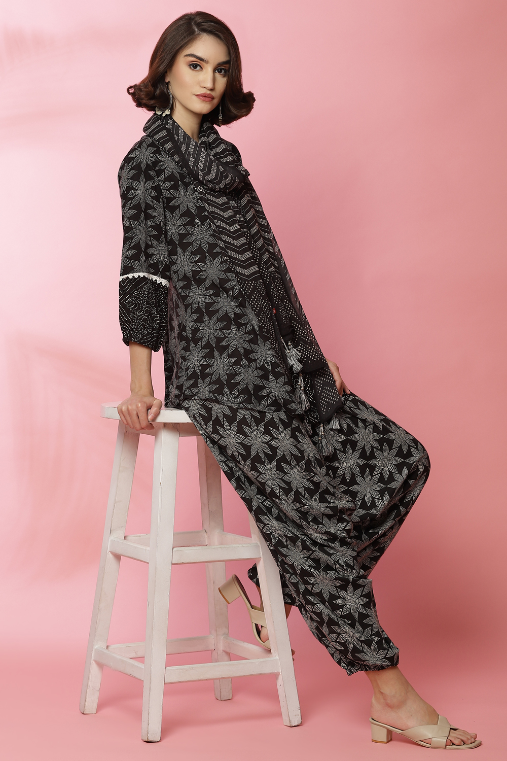 Black And Off White Viscose Printed Short Kurti image number 4