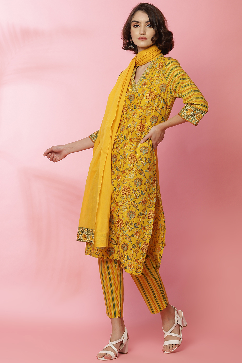 Mustard Cotton Straight Kurta Slim Pant Suit Set image number 8