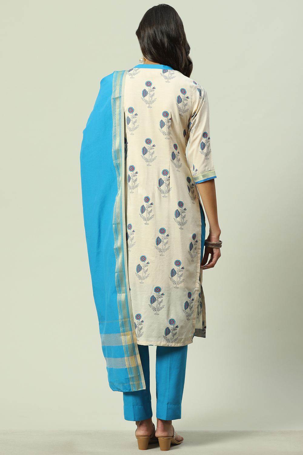 Off White Cotton Unstitched Suit Set image number 4