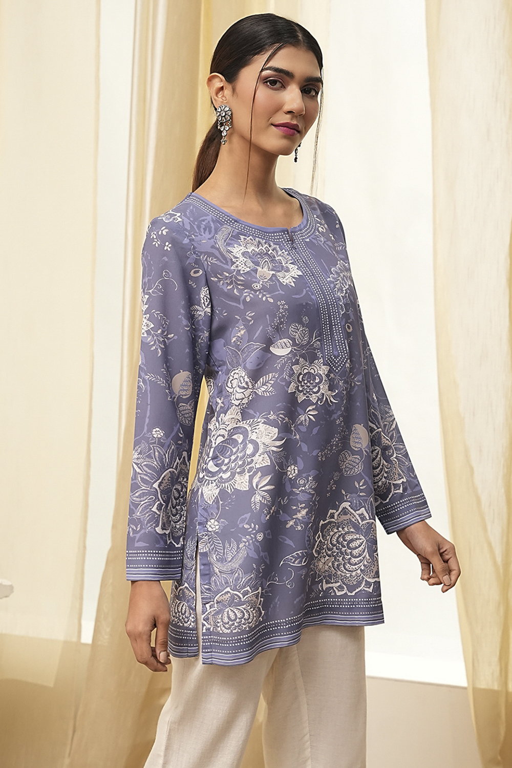 Blue Floral Printed Short Straight Kurta image number 4