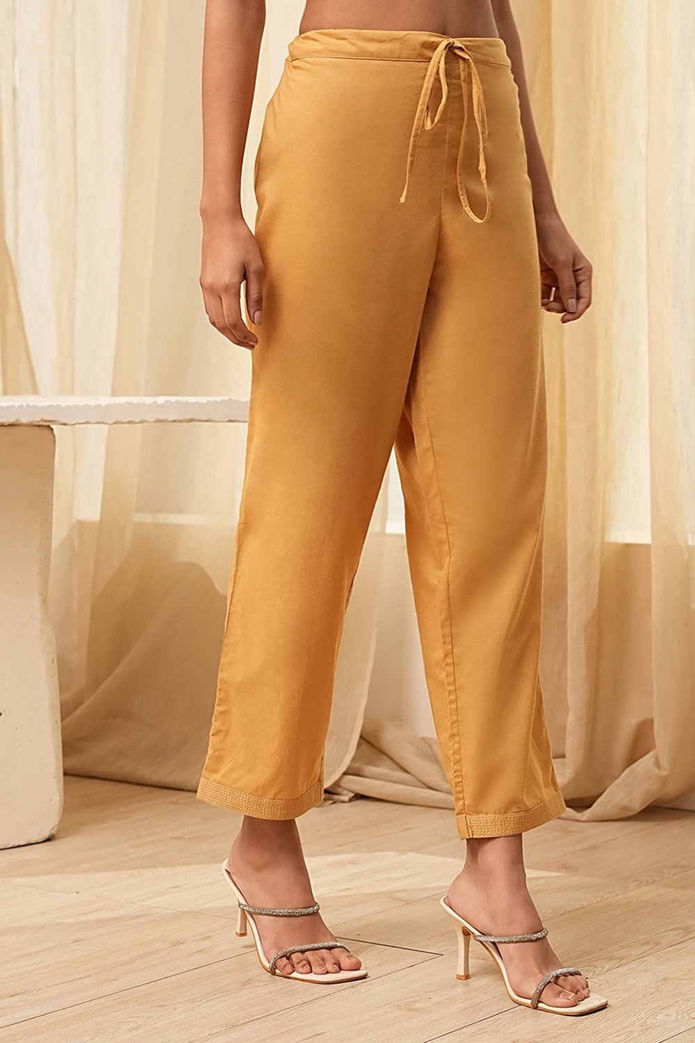 Cream-Colored Cotton Solid Regular Pants image number 3