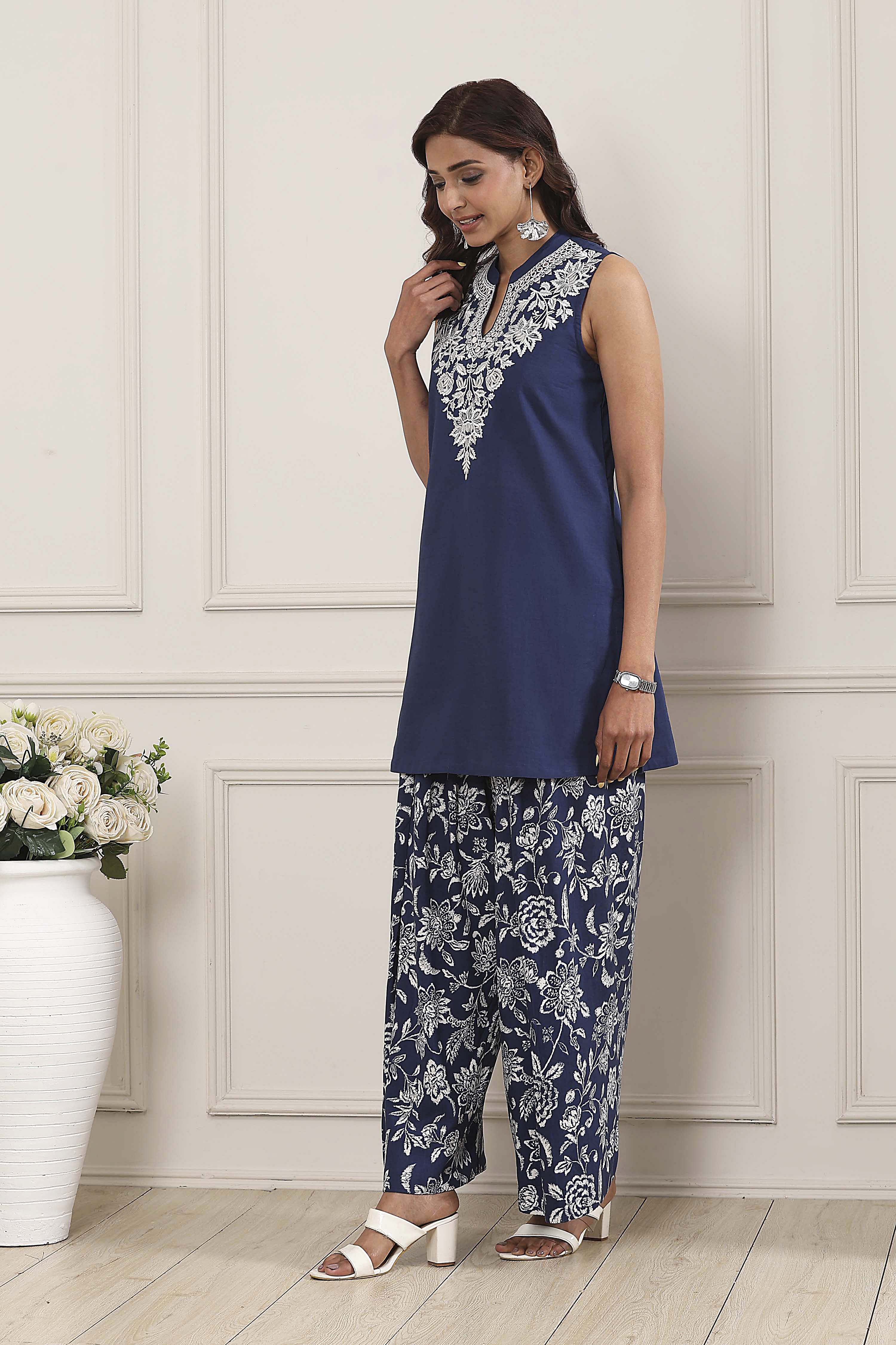 Indigo Cotton Printed Straight Kurta Set image number 3