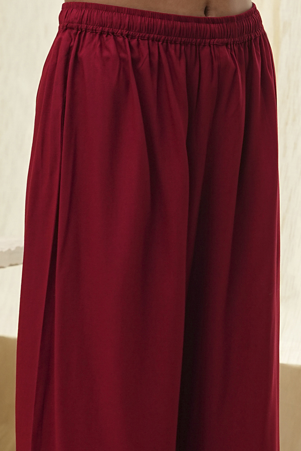 Red Solid Straight Palazzos image number 1