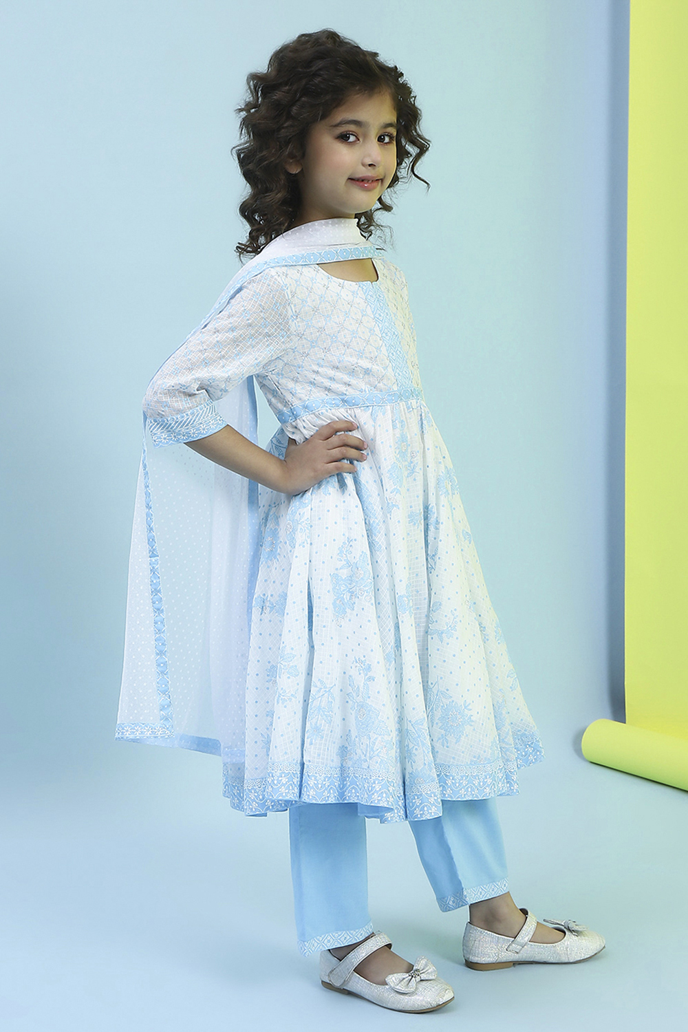 White Cotton Gathered Suit Set image number 5