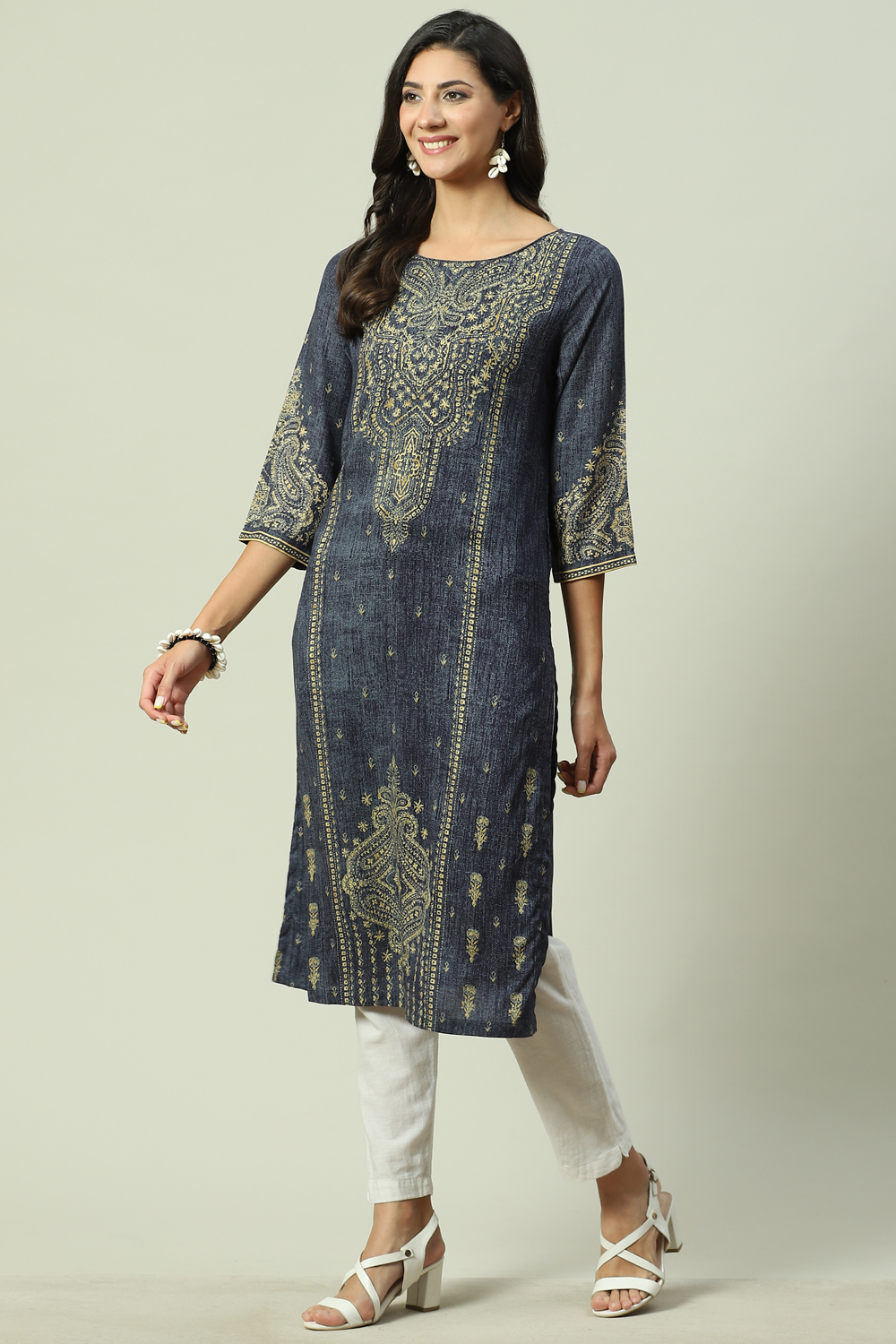 Blue Rayon Straight Printed Kurta image number 2