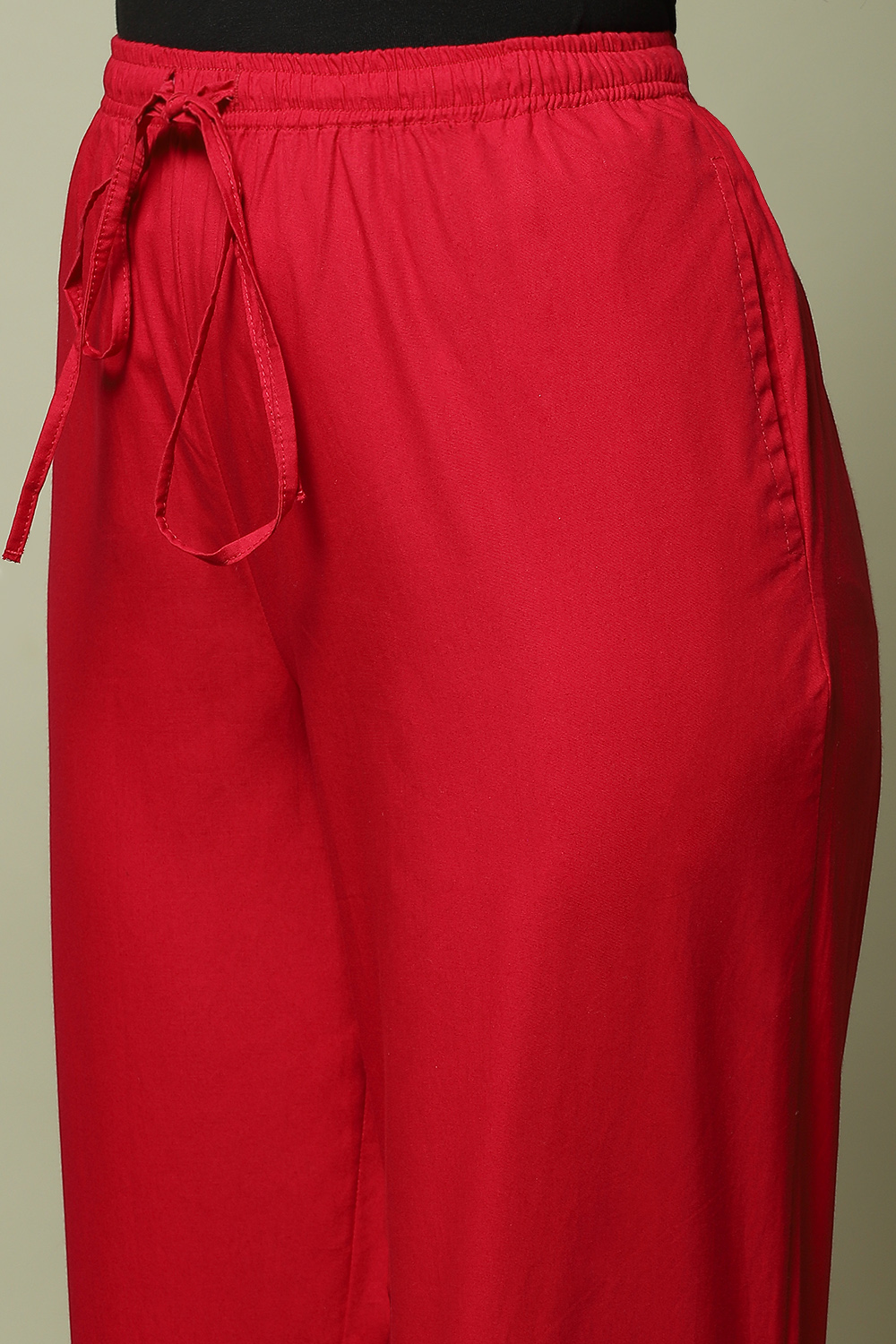 Black Cotton Solid Pants image number 2