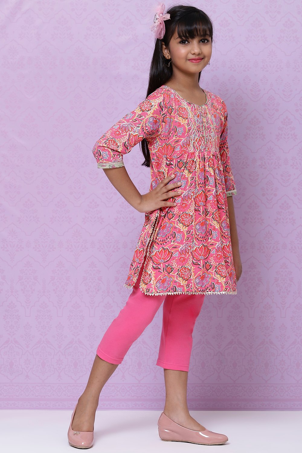 Pink Cotton Tunic And Capri Set image number 5