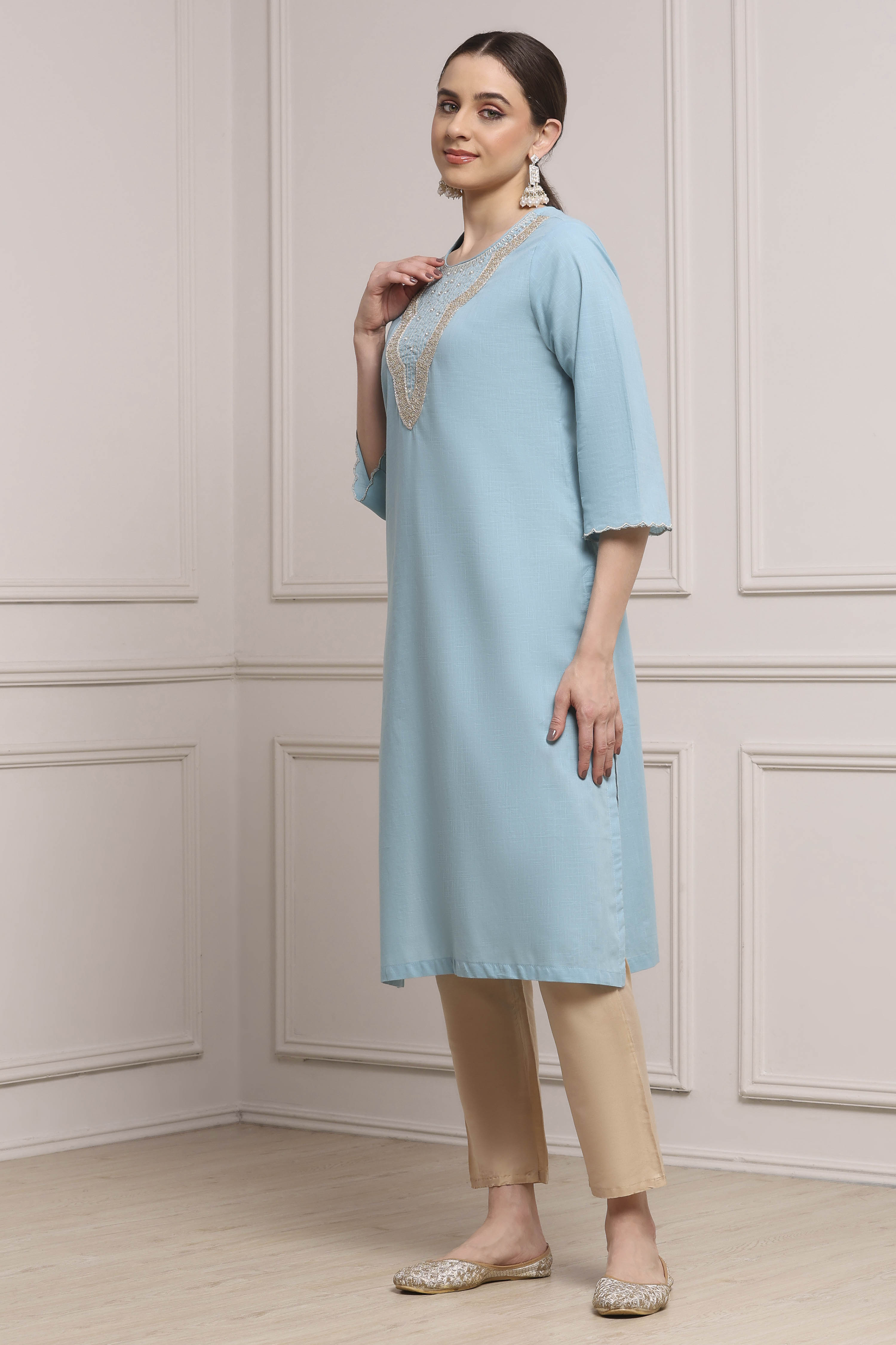 Blue Cotton Straight Solid Kurta image number 2