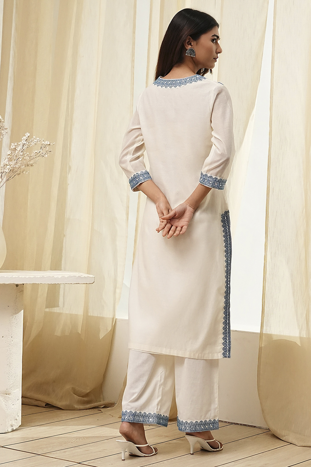 Pink Embroidered Straight Suit Set image number 4