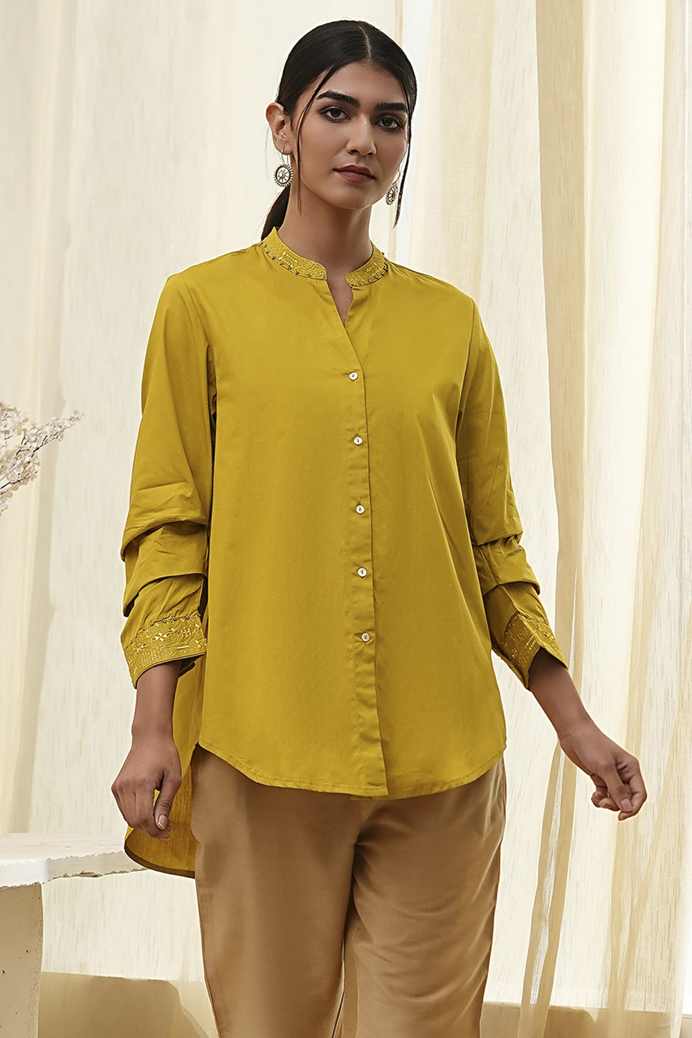 Honey Mustard Cotton Solid High-Low Shirt image number 5
