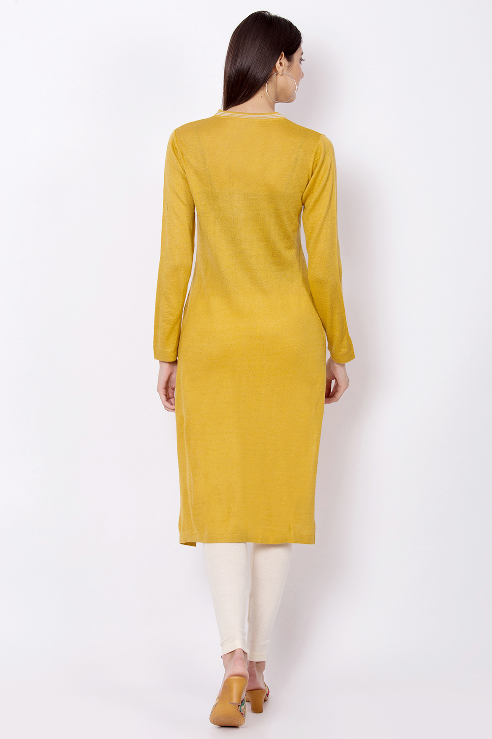 Yellow Acrylic Woollen Solid Kurta image number 4