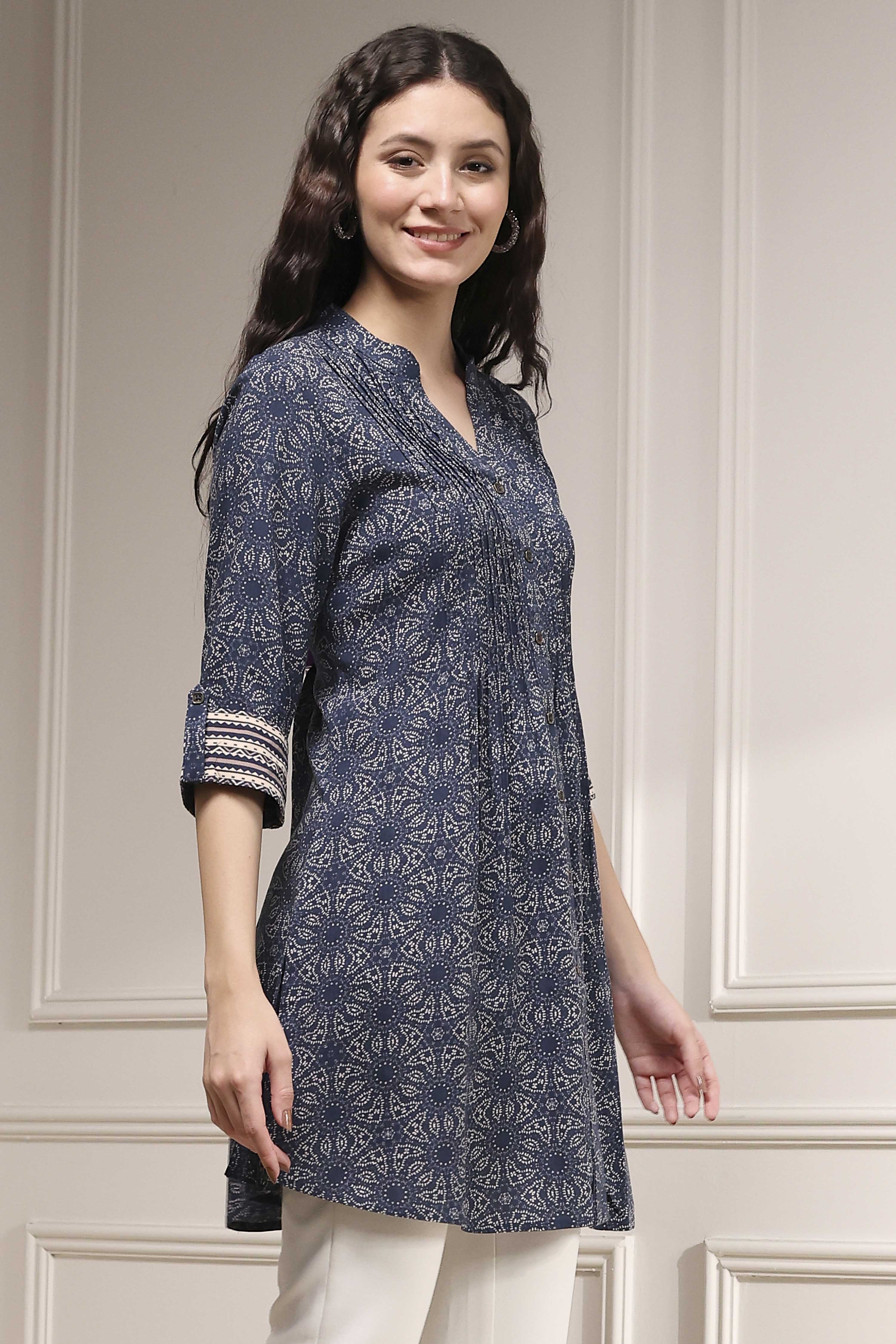 Blue Printed Relaxed Fit Short Kurta image number 4