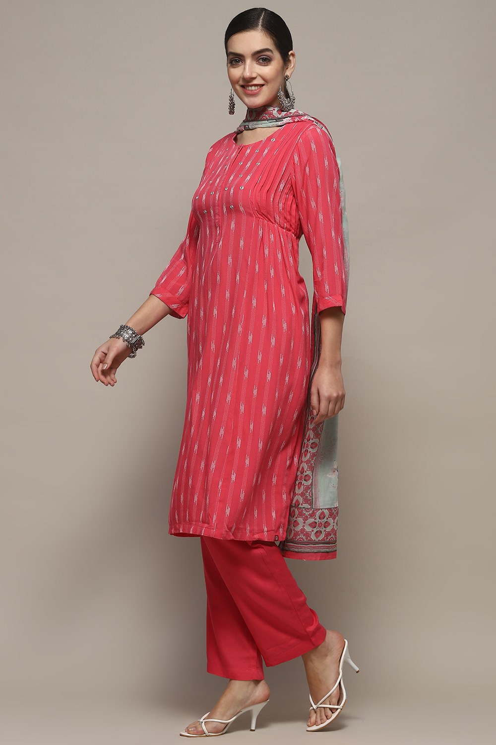 Coral Rayon Gathered Suit Set image number 4
