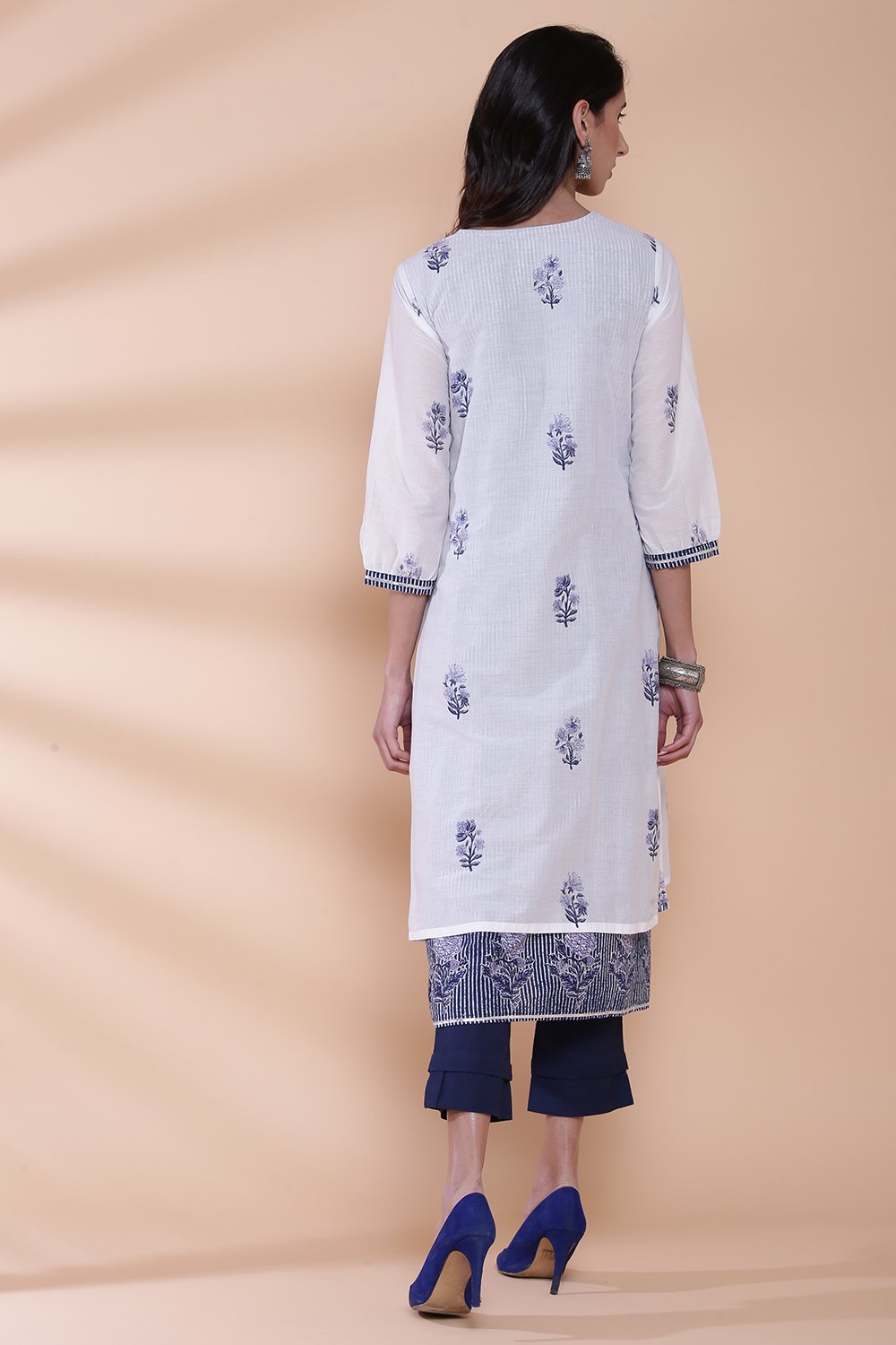 White And Blue Cotton A-Line Printed Kurta image number 6