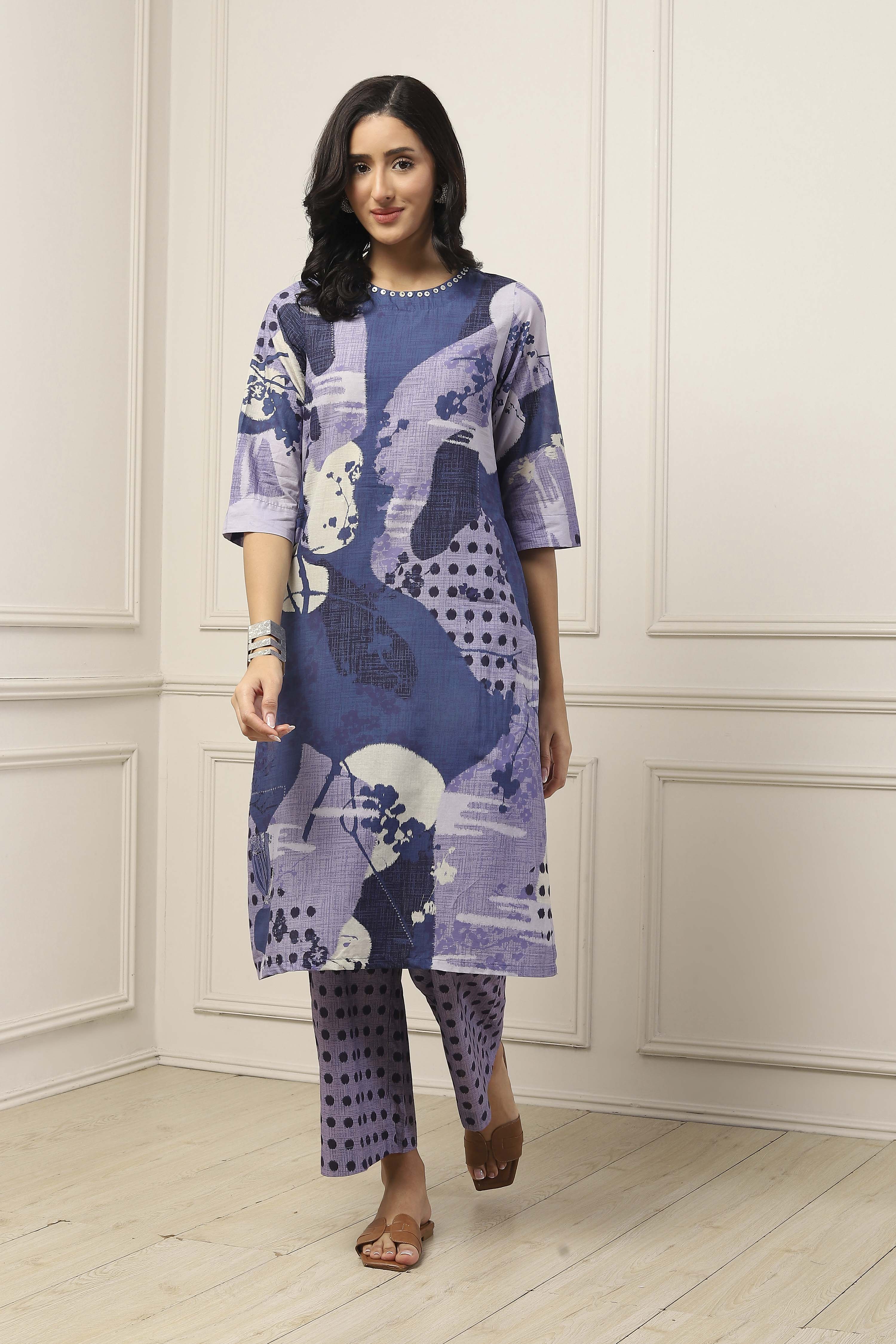 Maroon Cotton Abstract Printed Straight Suit Set image number 6