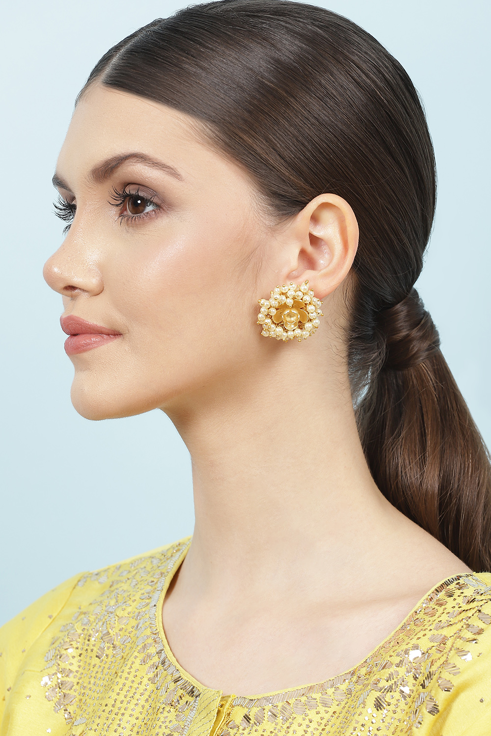 Gold Flower Studs image number 3