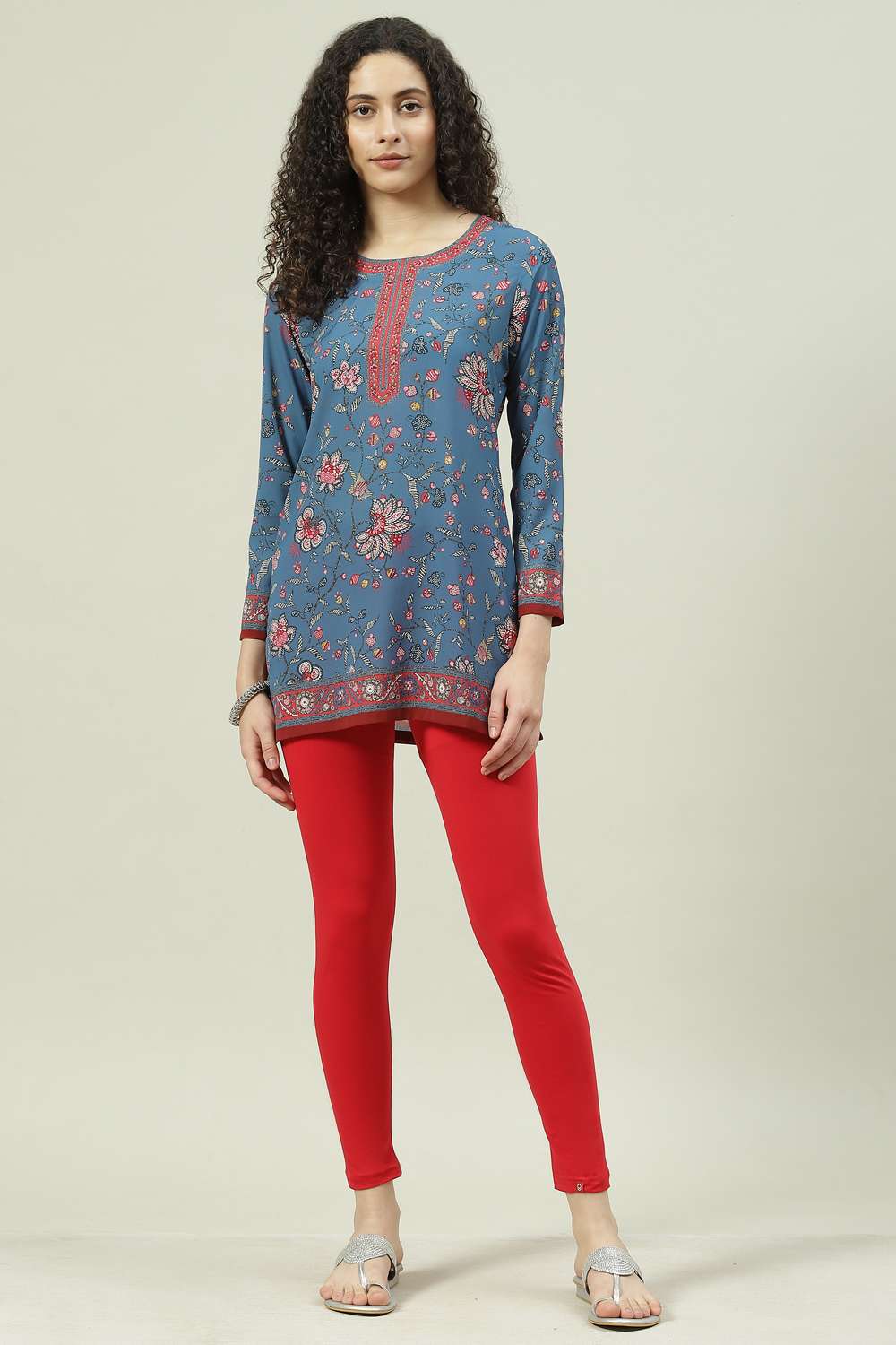 Black Cotton Blend Solid Leggings image number 5
