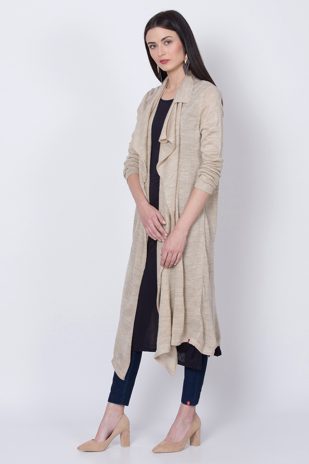 Cream Woolen Front Open Solid Shrug image number 3