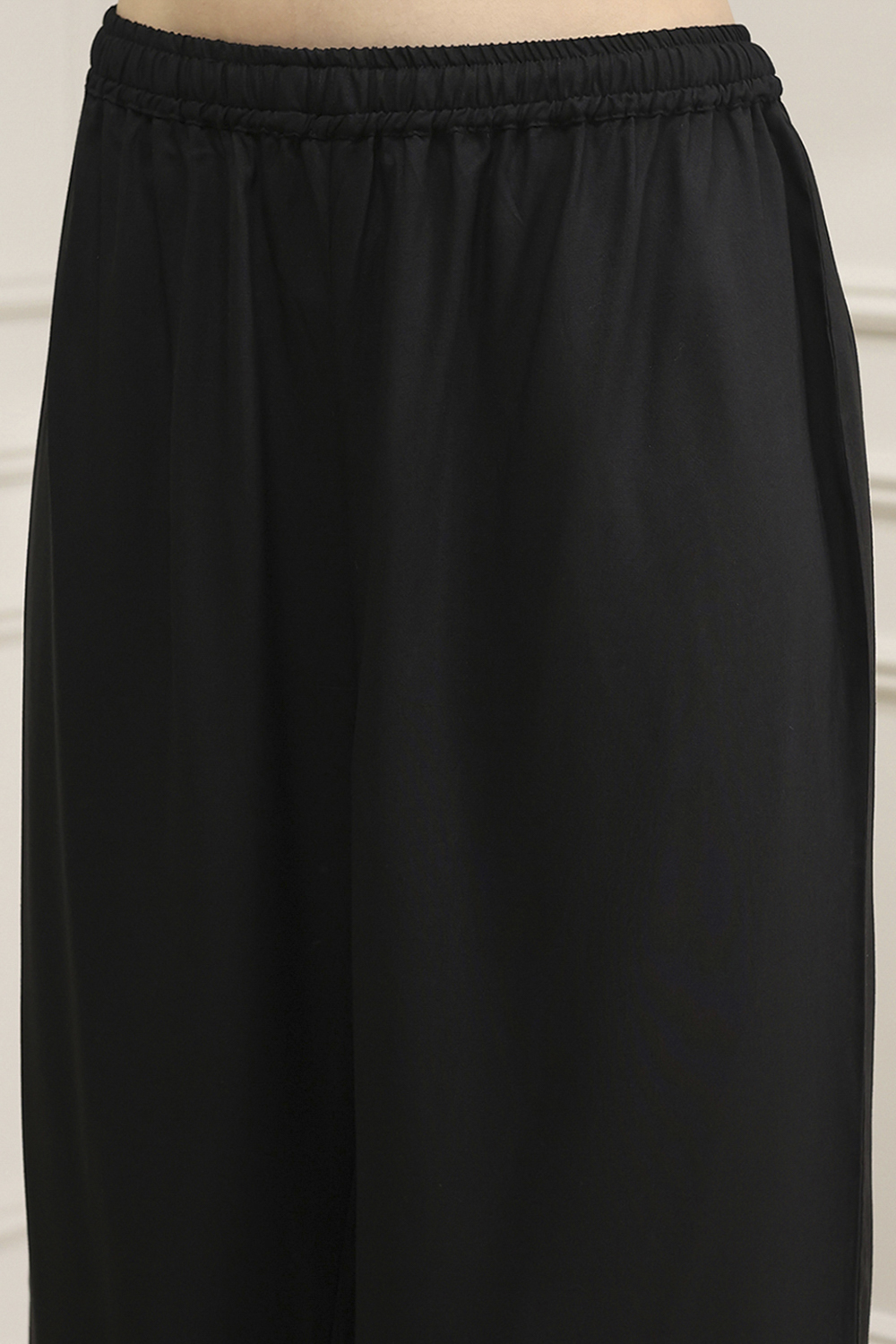 Black Solid Relaxed Straight Suit Set image number 2