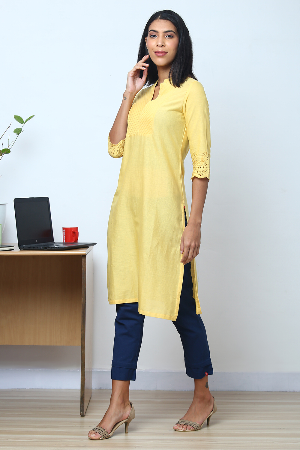 Yellow Cotton Flax Straight Kurta image number 3