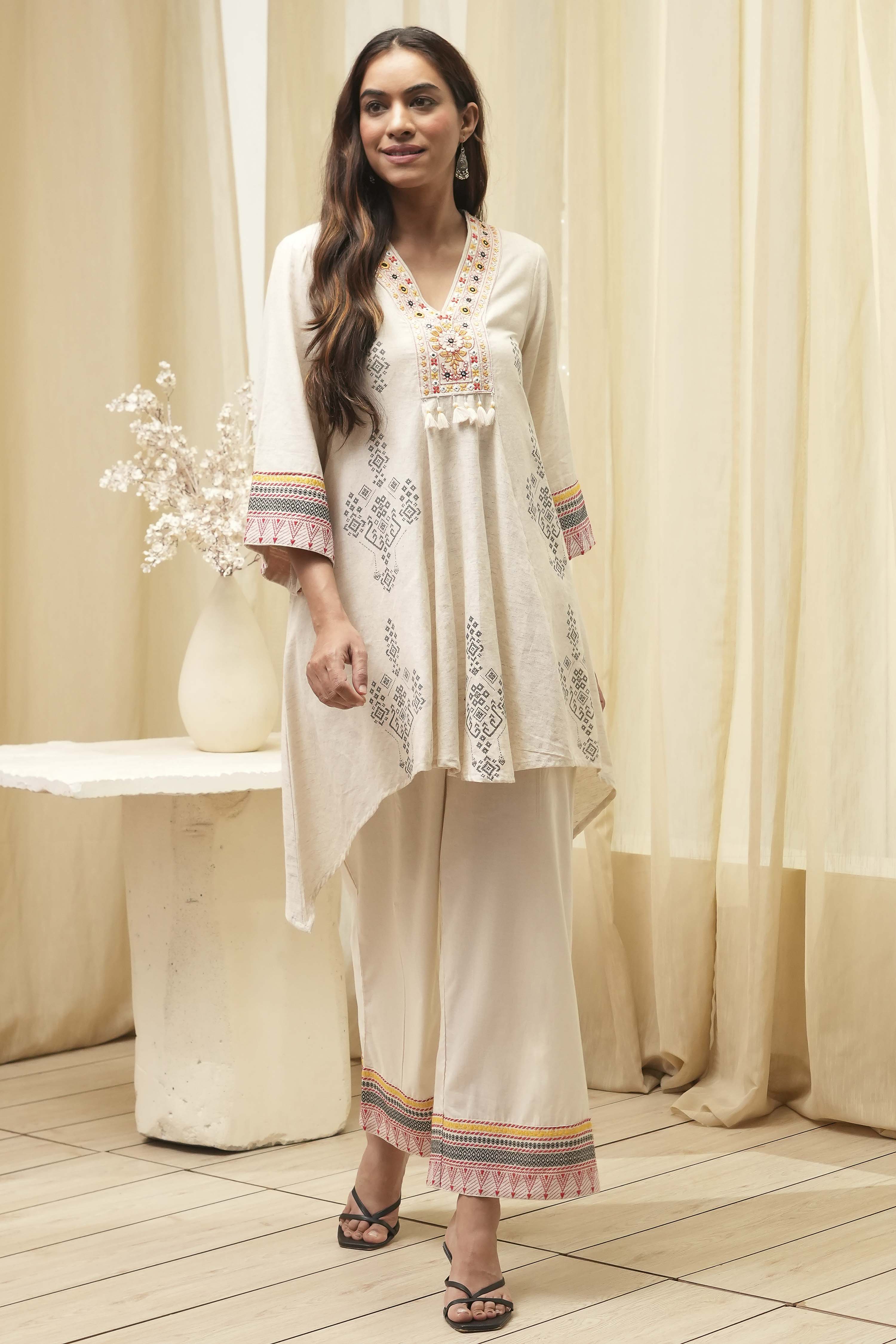 Off-White Cotton Asymmetric Co-ord Set image number 6