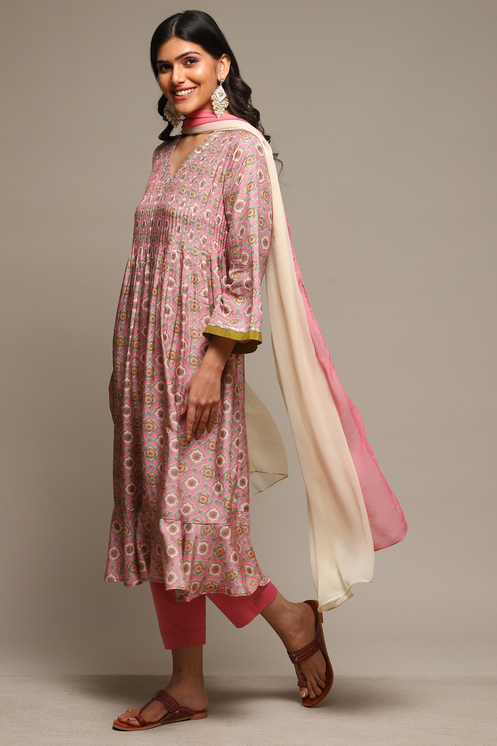 Pink Viscose Gathered Kurta Pants Suit Set image number 5