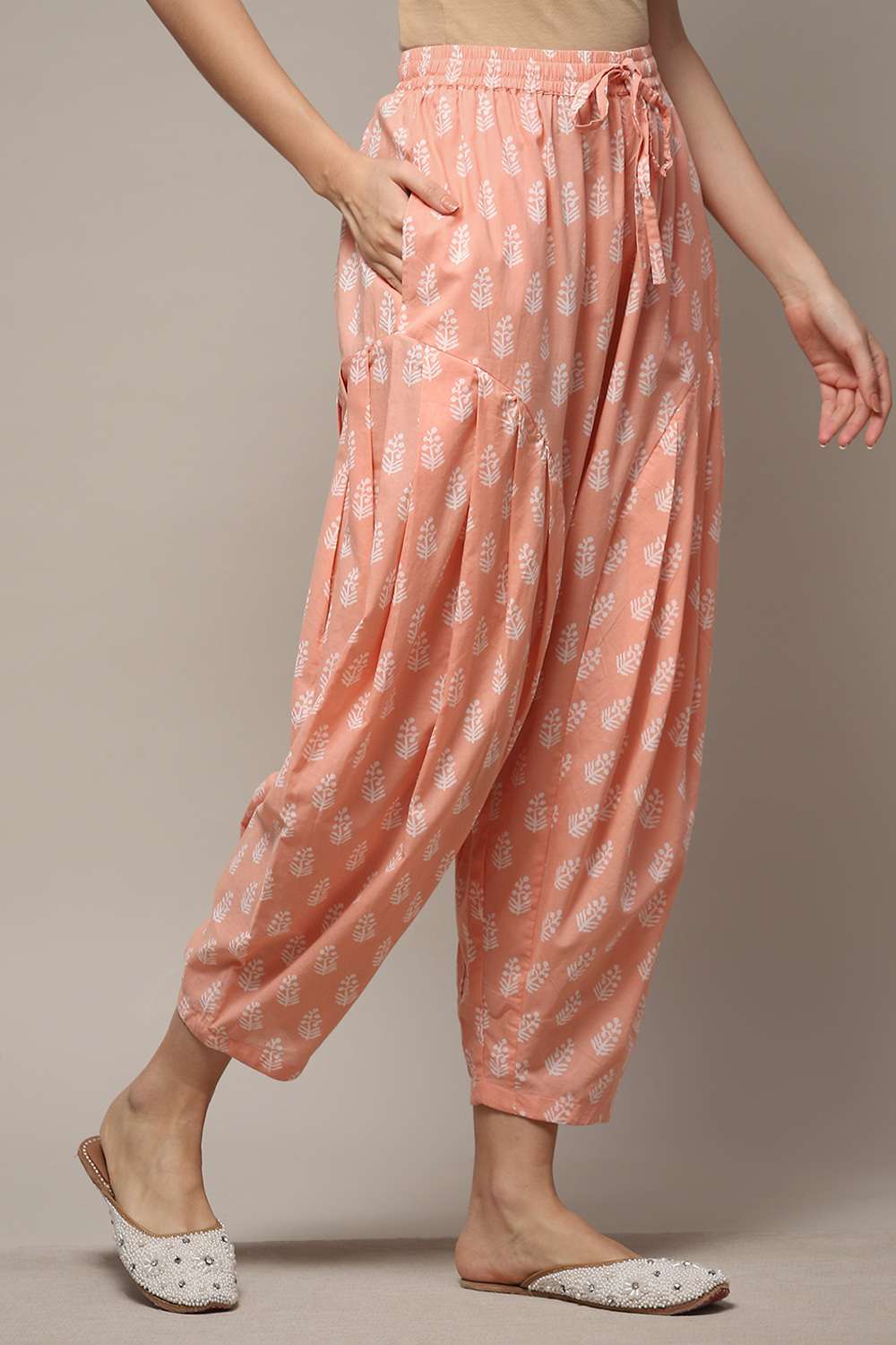 White Blue Cotton Printed Relaxed Salwar image number 4