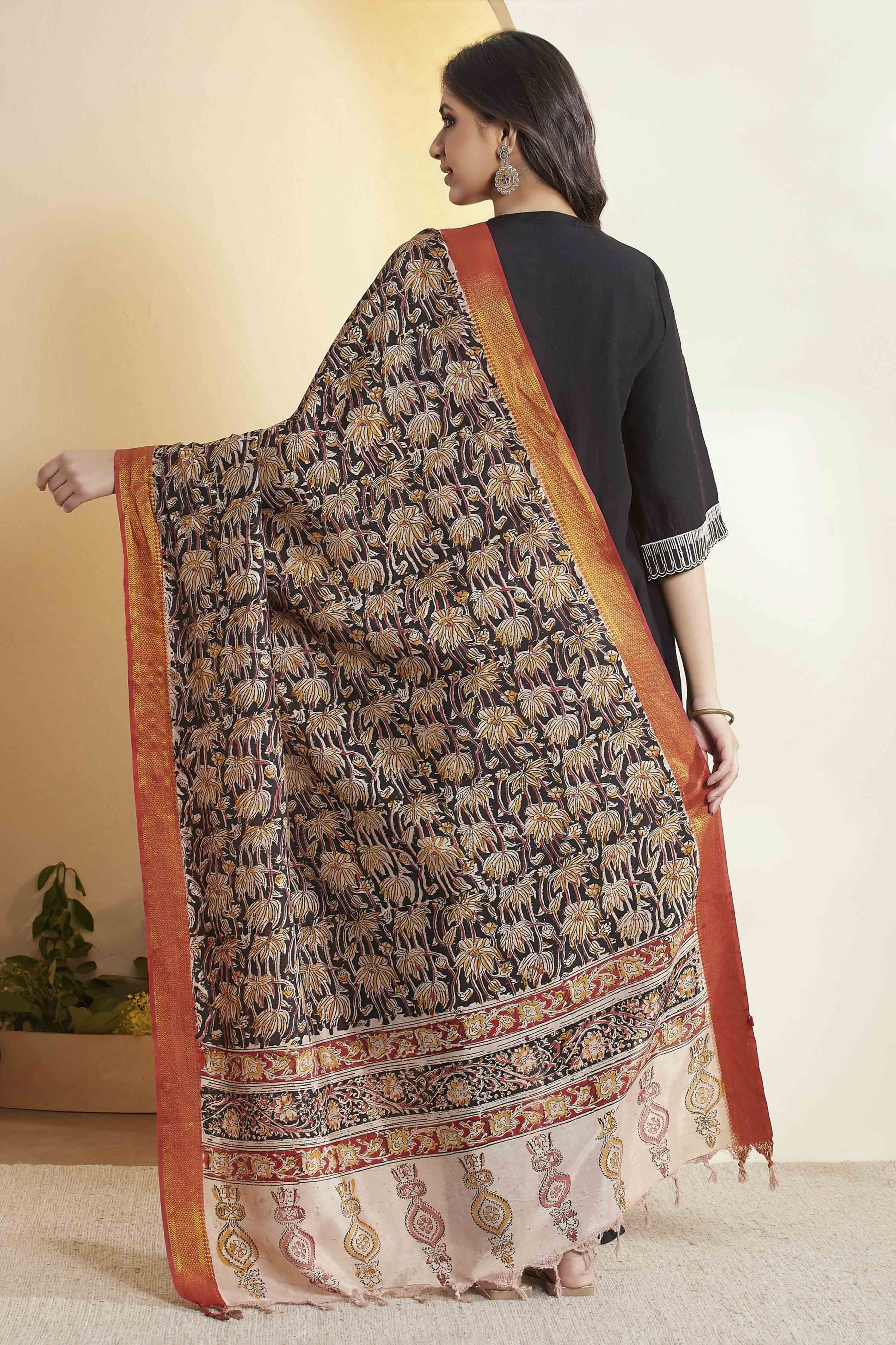 Black Chennur Silk Printed Dupatta image number 5