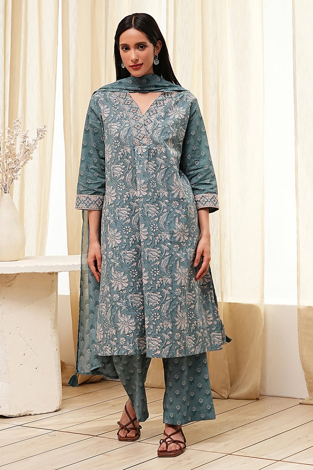 Green Cotton Printed Straight Suit Set image number 6