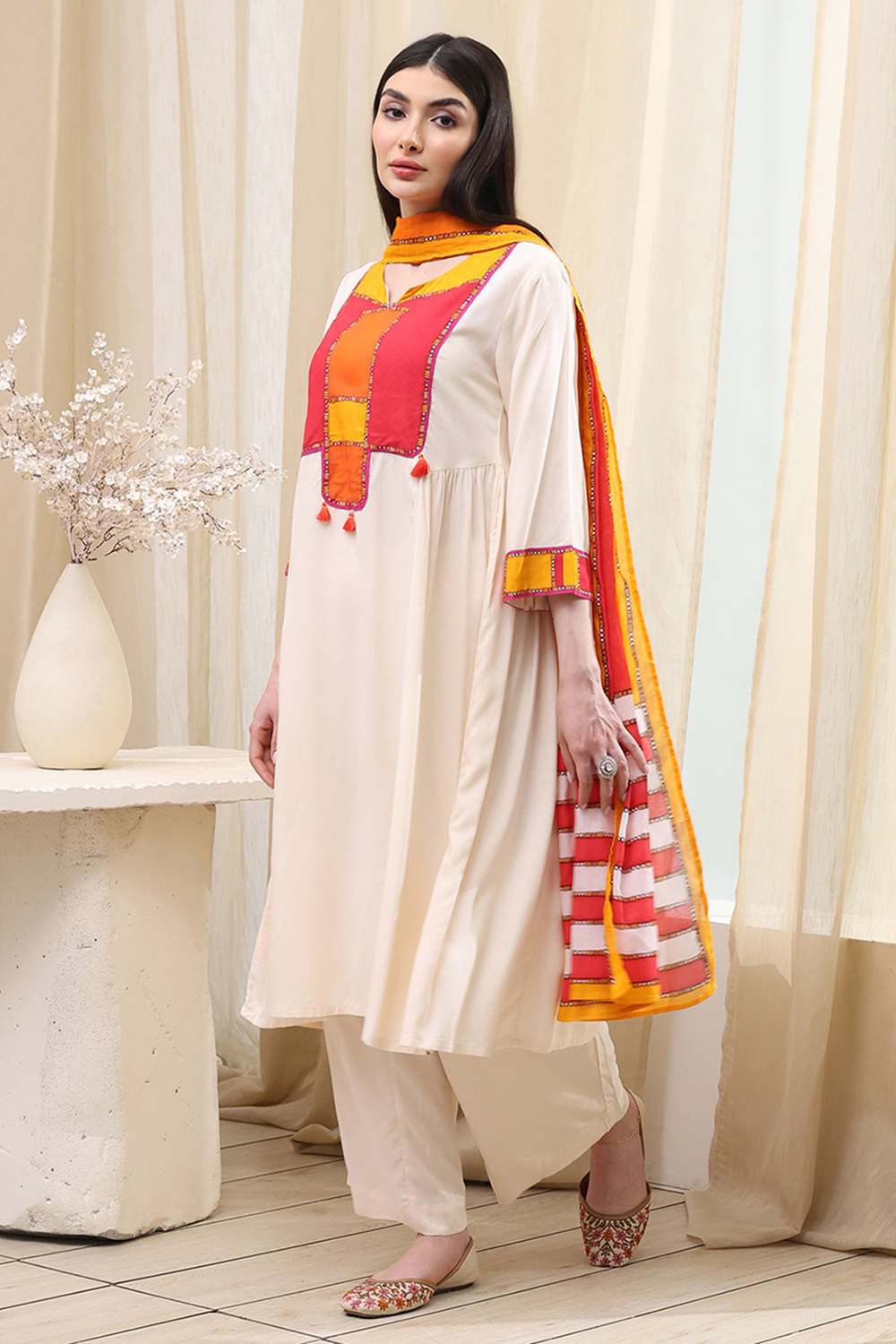White Rayon Gathered Kurta Palazzo Suit Set image number 3