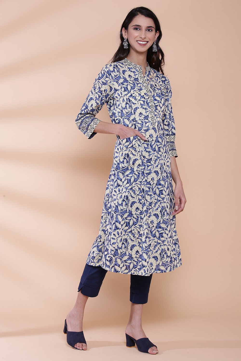 Indigo Cotton A-Line Printed Kurta image number 4