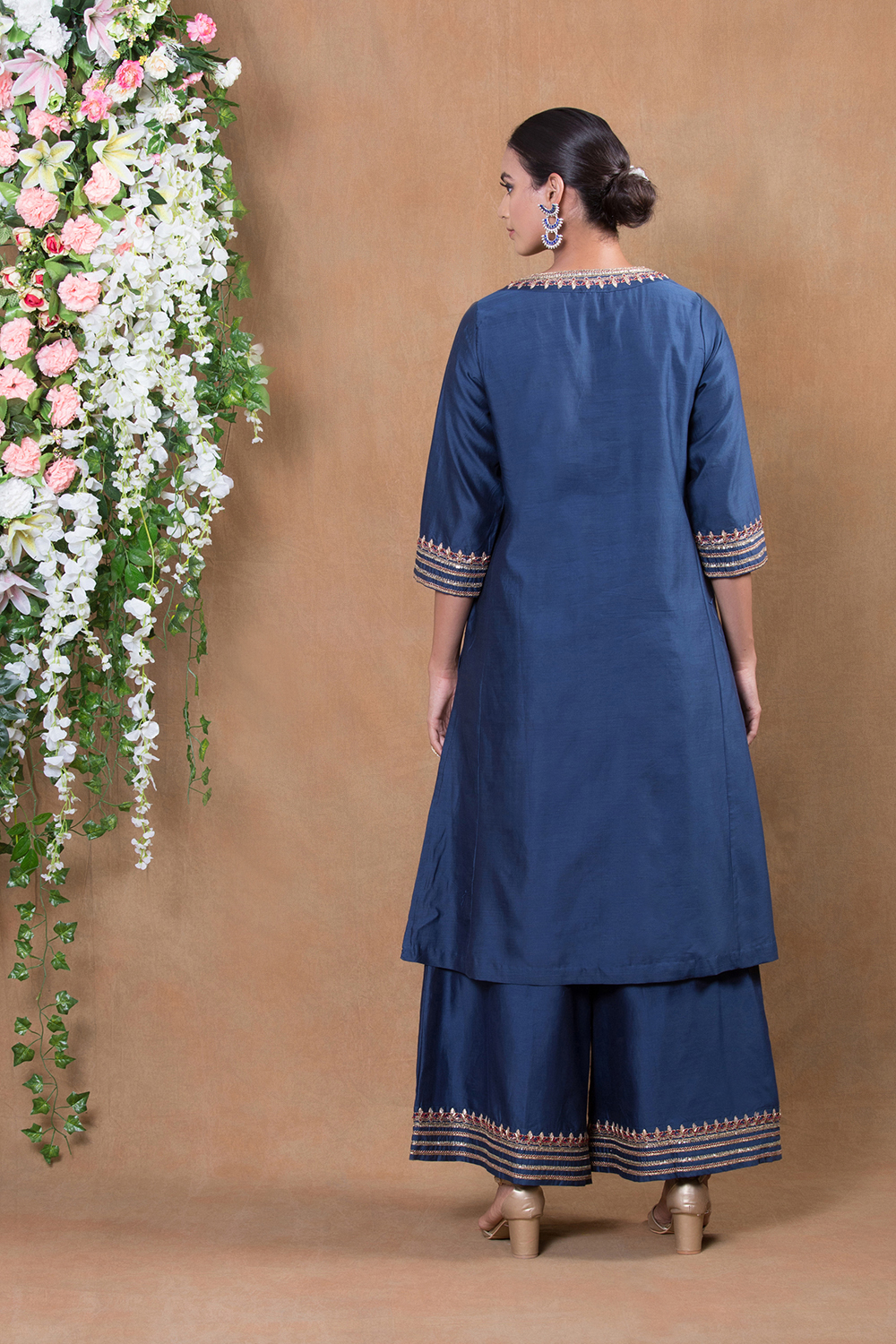 Blue Cotton Silk Suit Set By Anju Modi image number 5