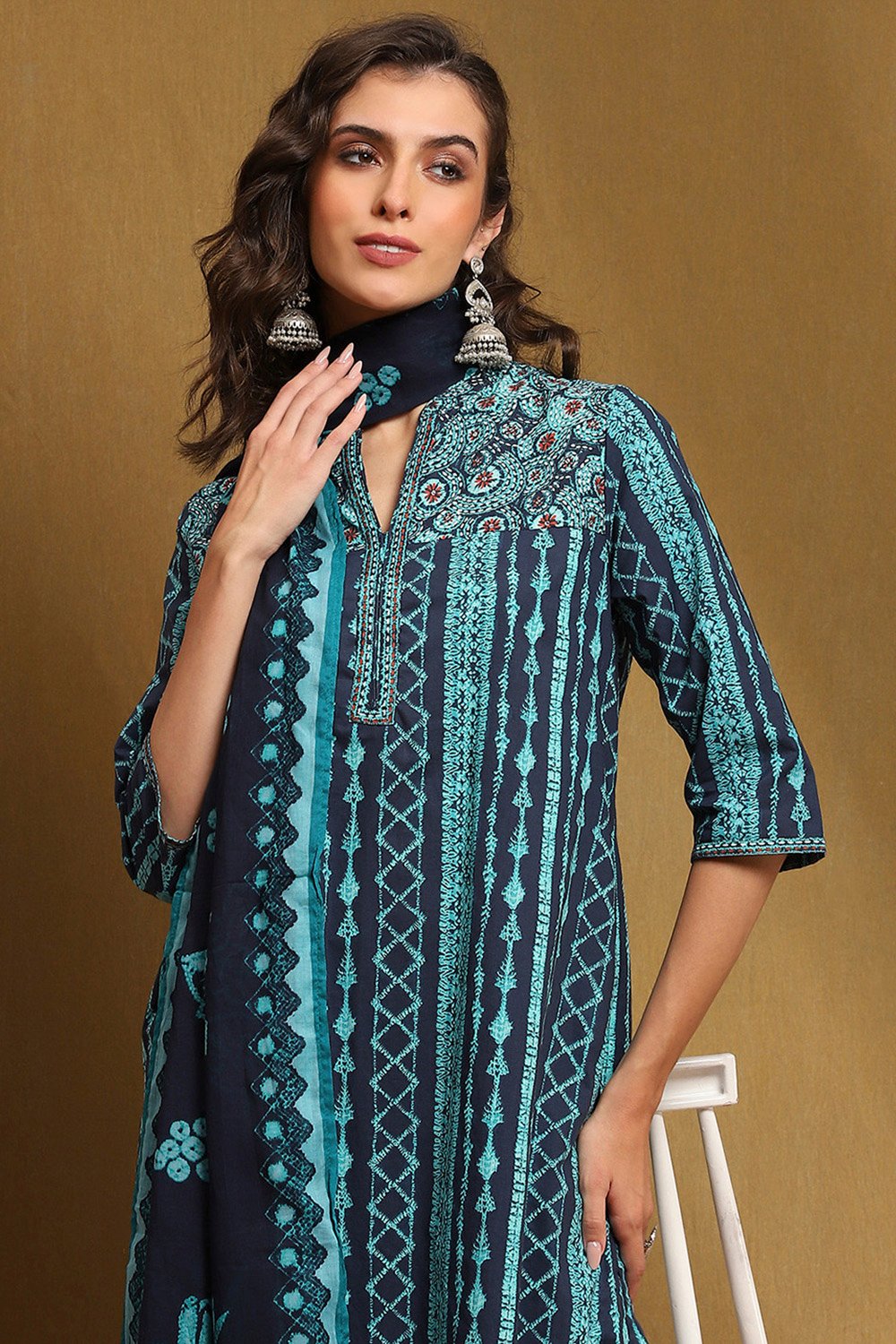 Indigo Blue Cotton Printed Straight Suit Set image number 7