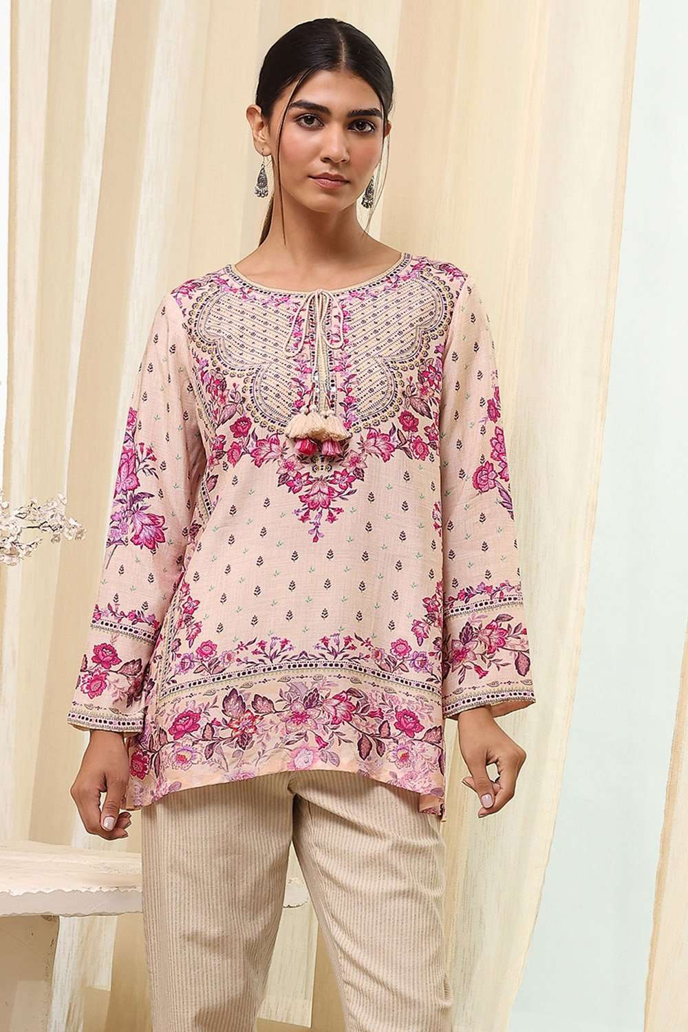 Off-White-Pink Modal Blend Straight Printed Short Kurta image number 5