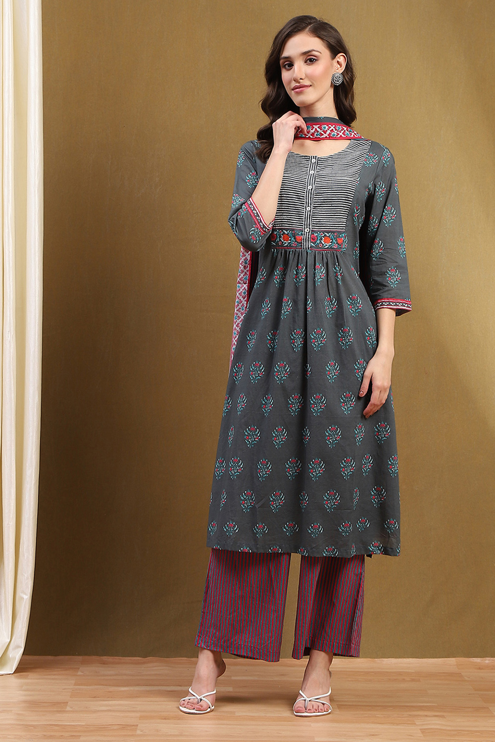 Teal Cotton Printed Straight Suit Set image number 6