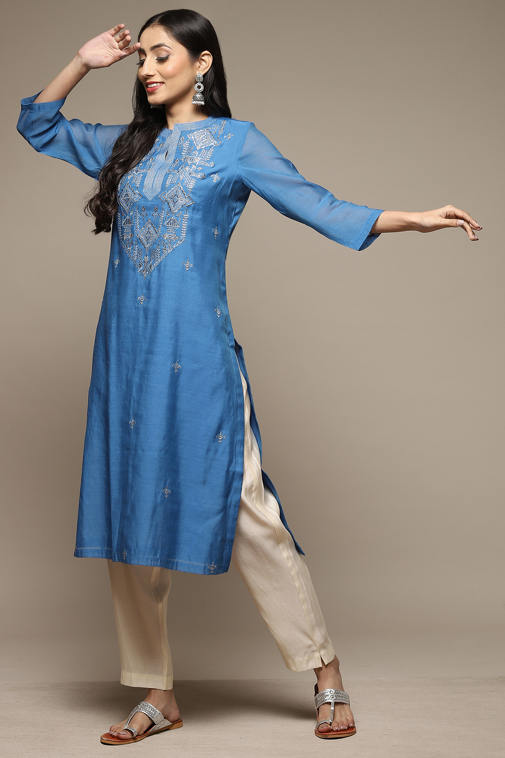Blue Cotton Blend Straight Yarndyed Kurta image number 4