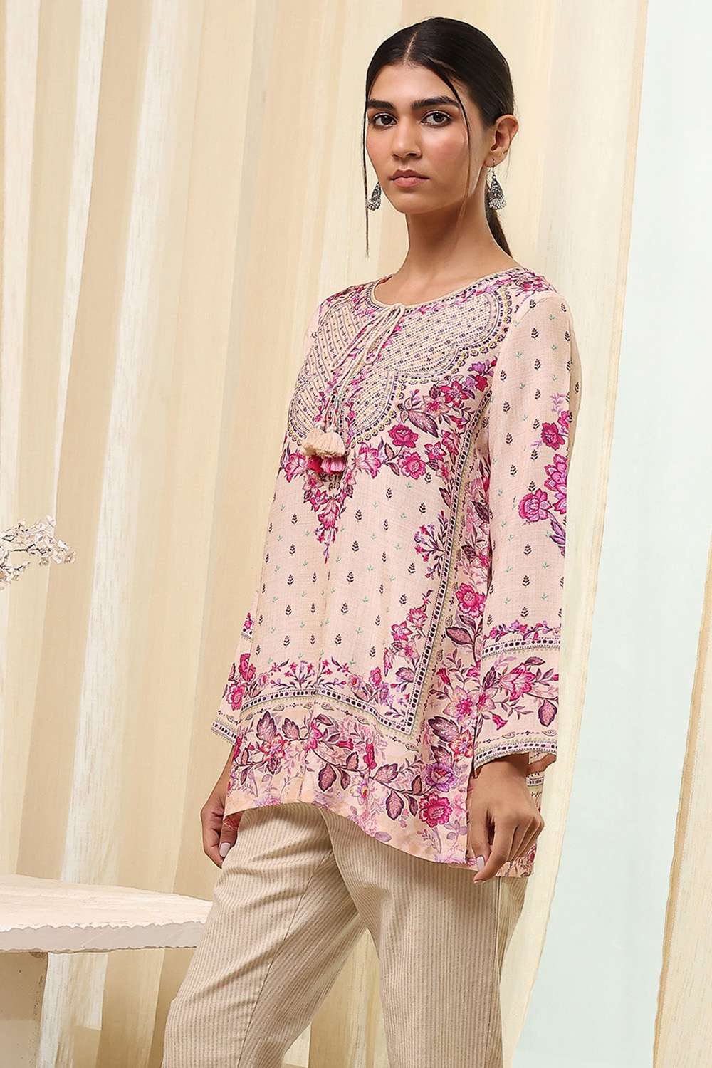 Off-White-Pink Modal Blend Straight Printed Short Kurta image number 2